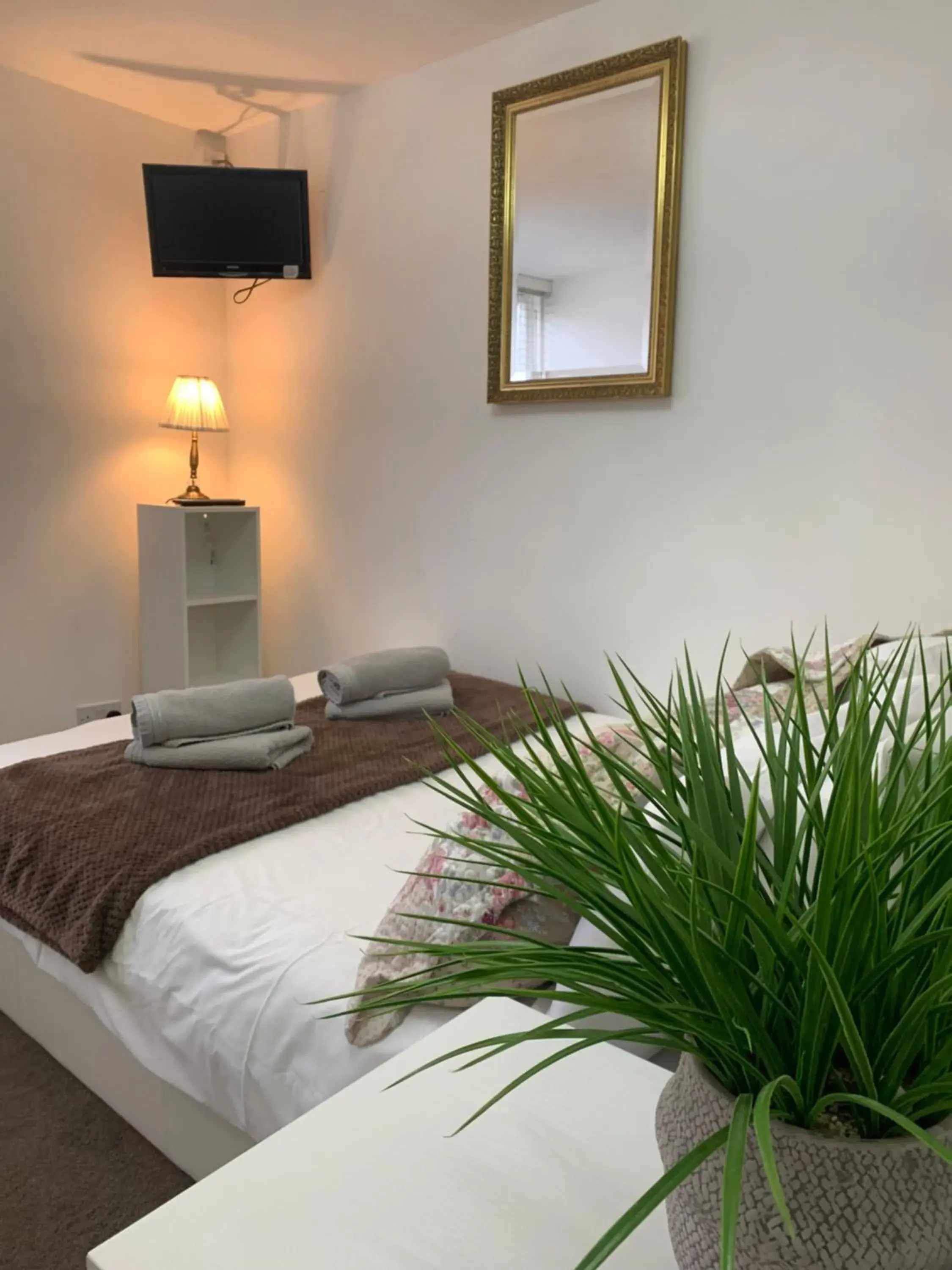 Double Room with Shared Bathroom in Relax Inn Guest House Double Room with Shared Bathroom in Relax Inn Guest House