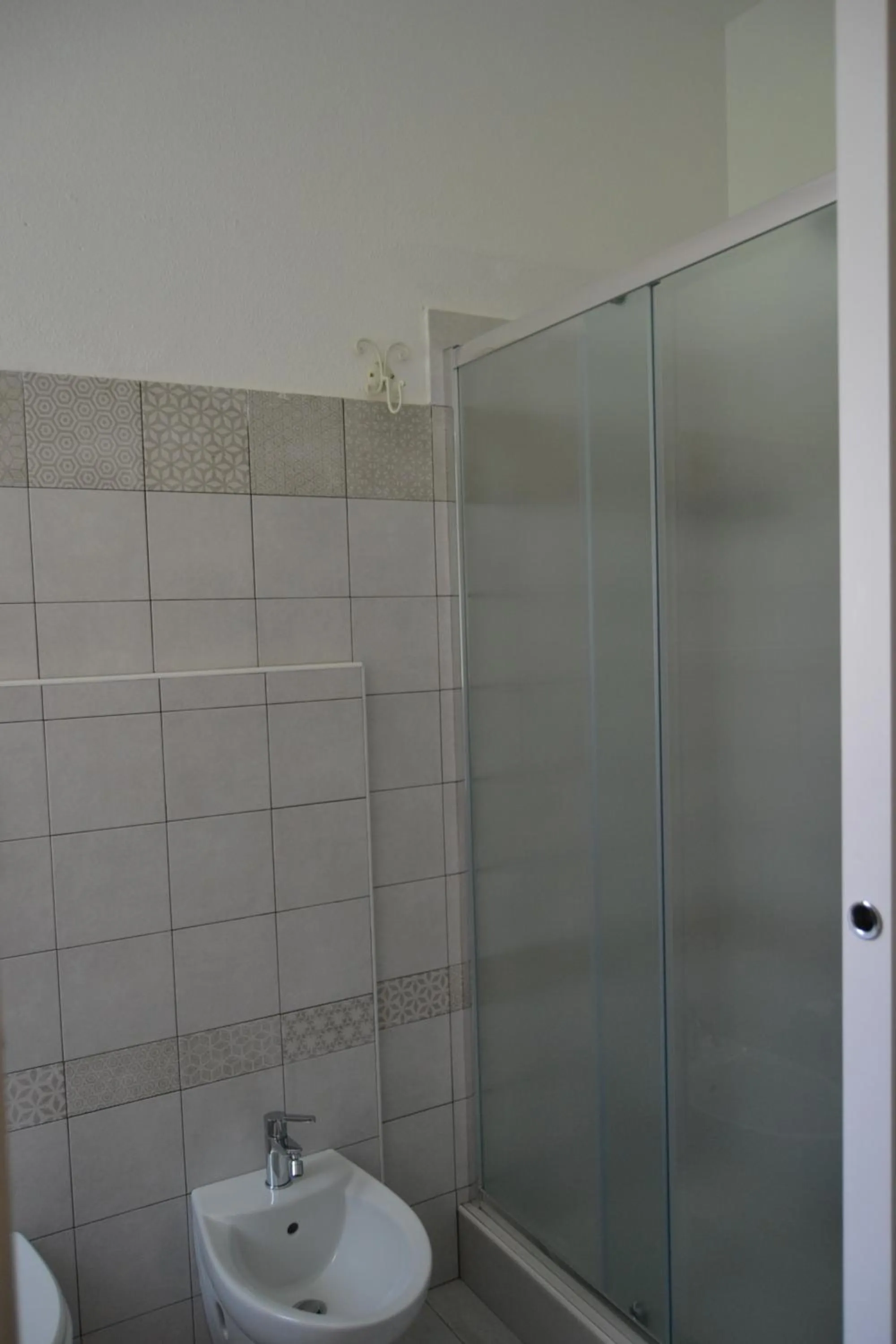 Shower in Hotel Sandalyon