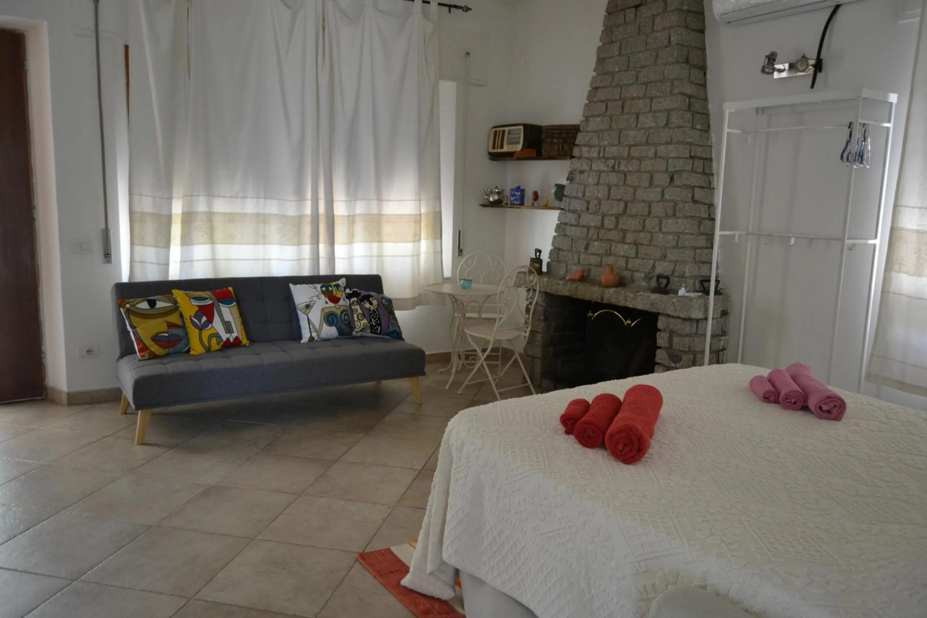 Photo of the whole room, Bed in Hotel Sandalyon