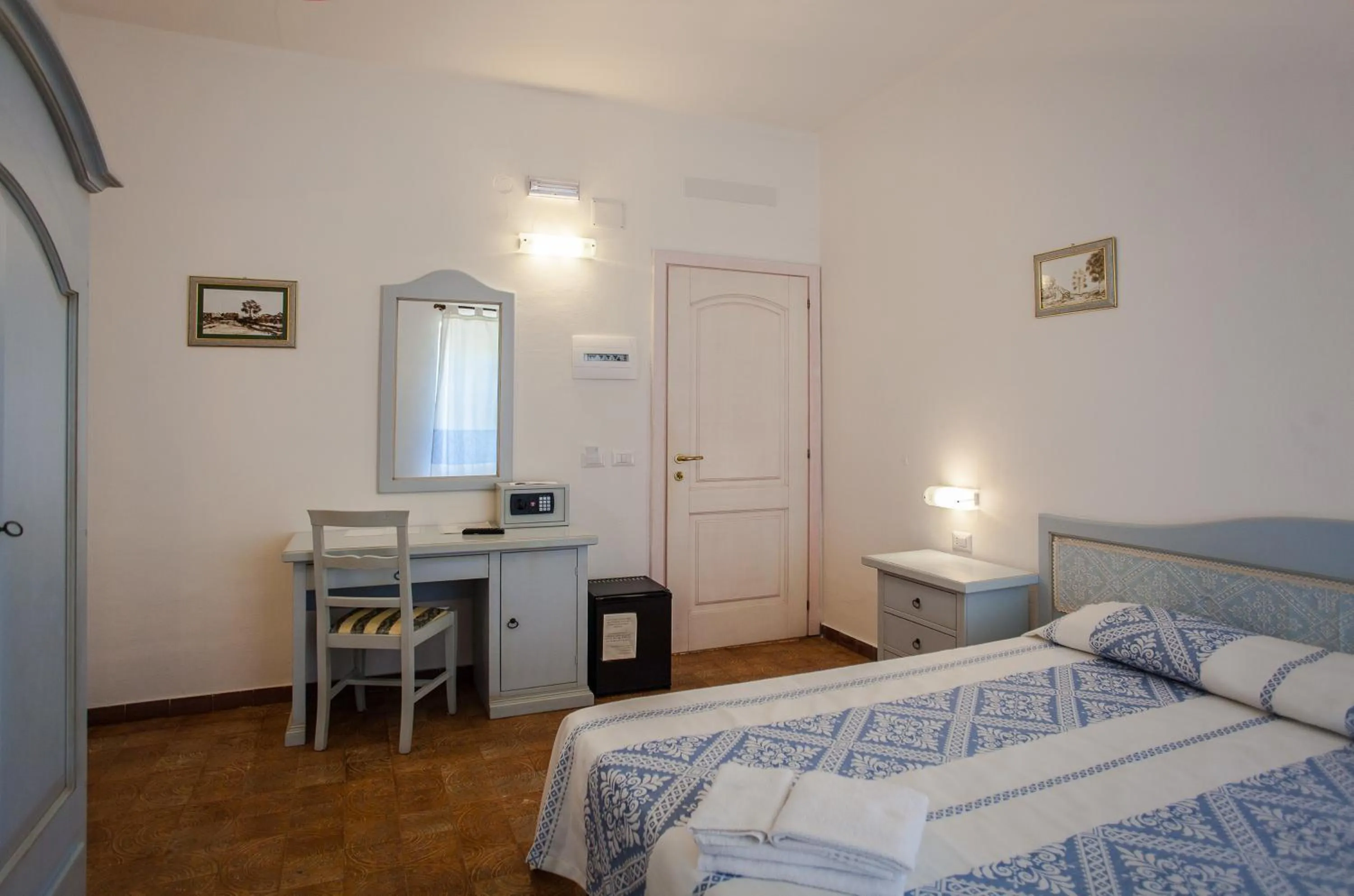 Photo of the whole room, Bed in Hotel Sandalyon