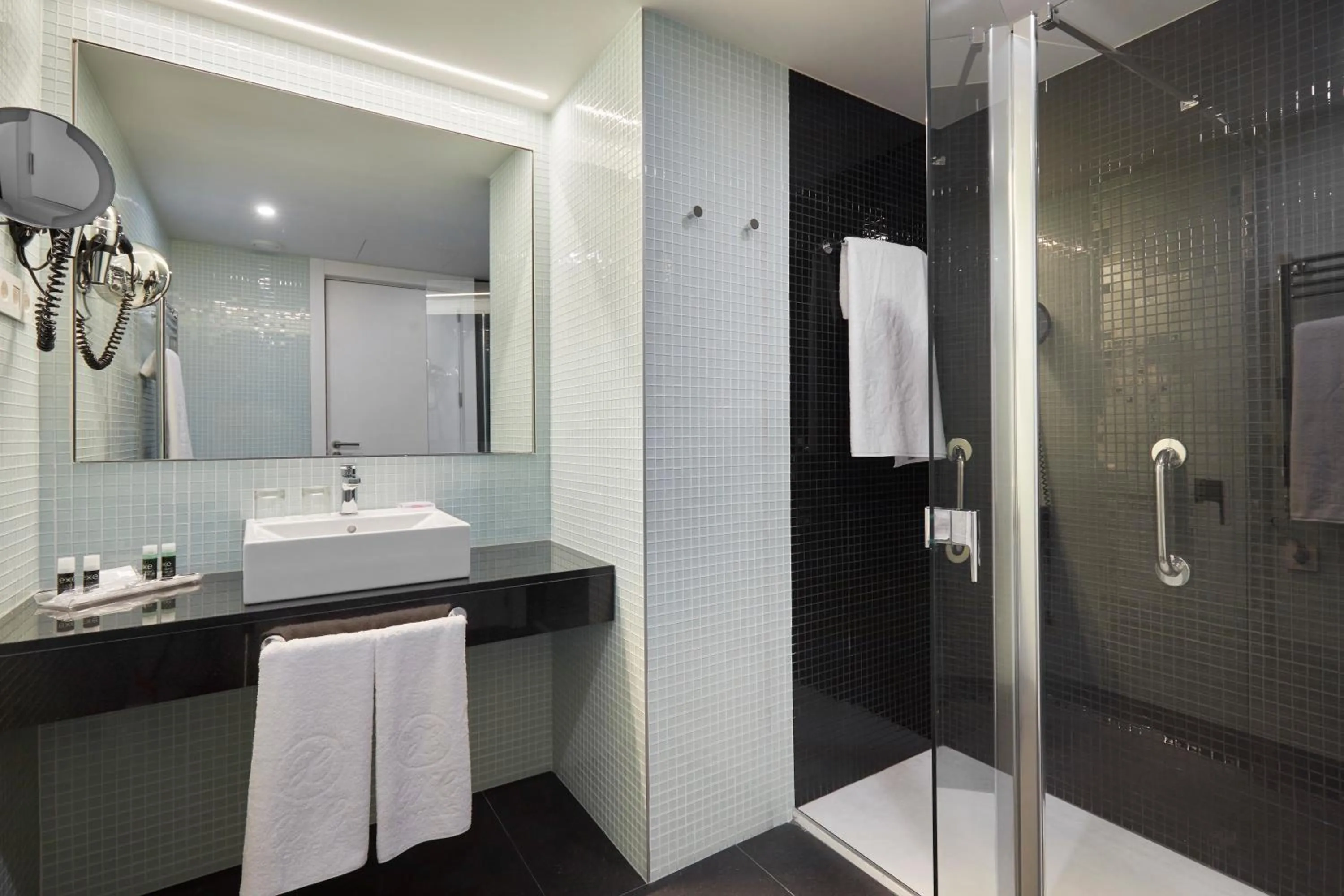 Bathroom in Exe Plaza Catalunya