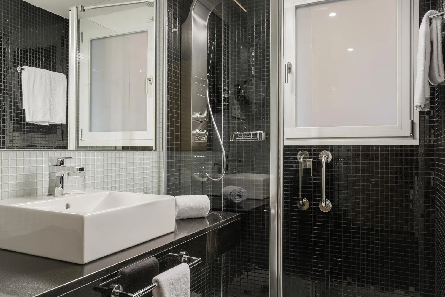 Bathroom in Exe Plaza Catalunya