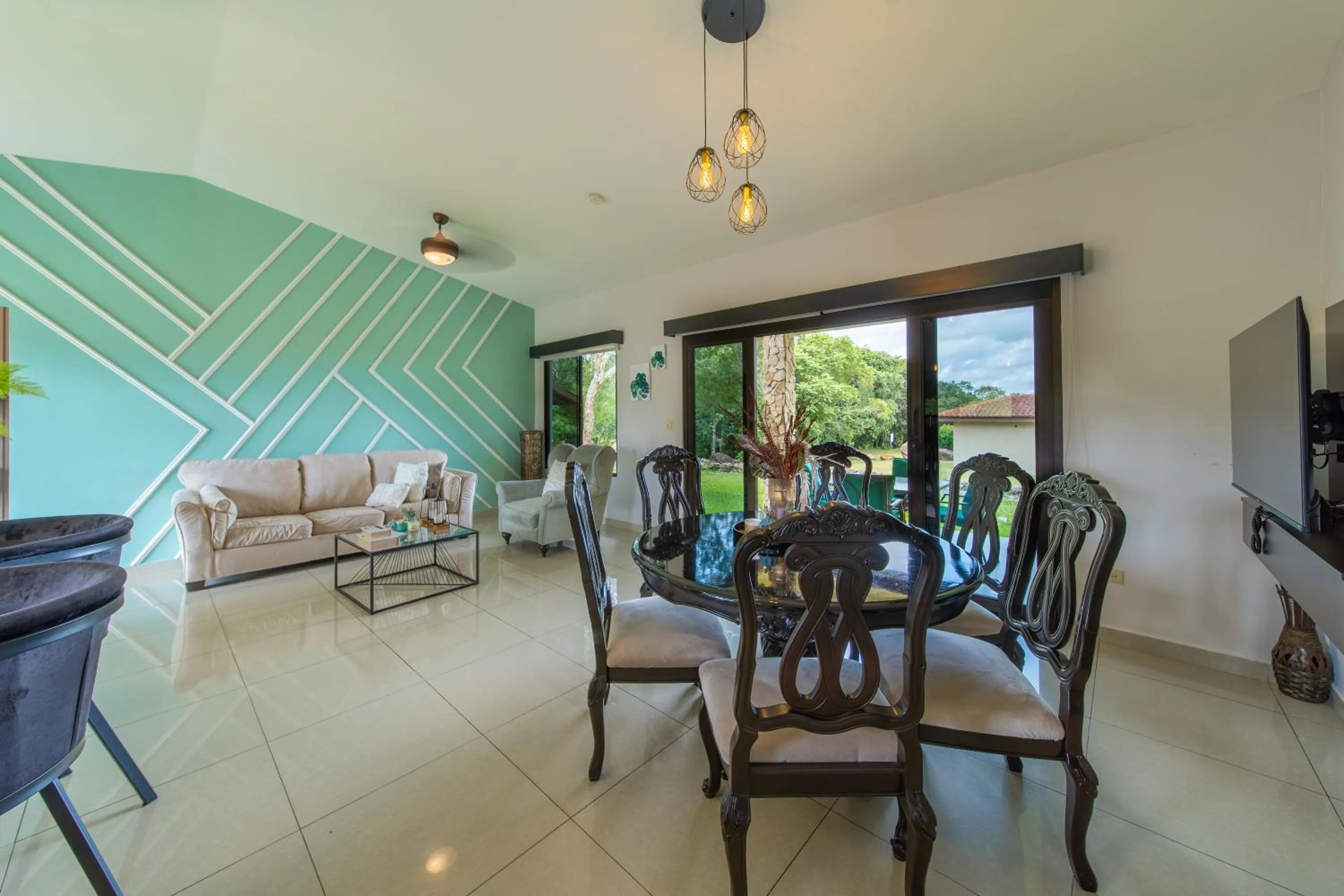 TV and multimedia in Hacienda Los Molinos Boutique Hotel & Villas