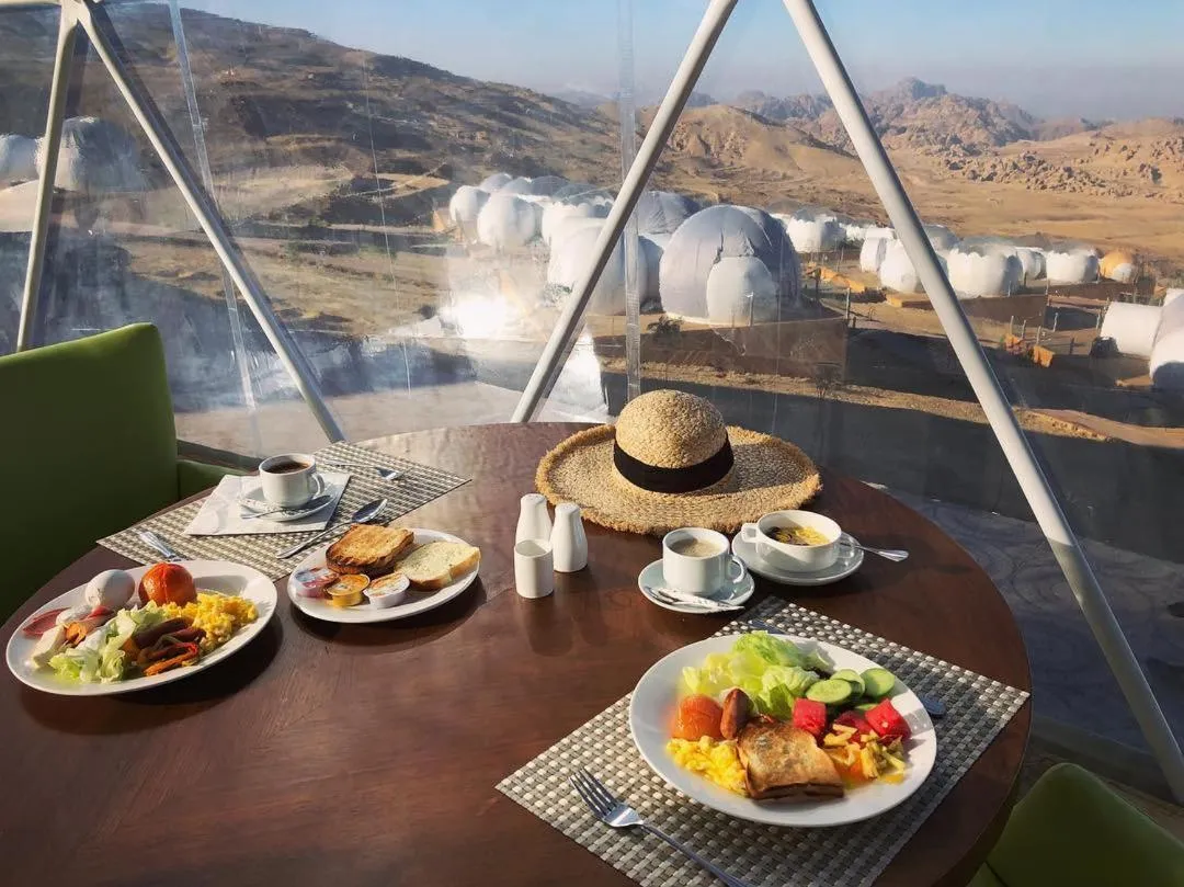 Breakfast in Petra Bubble Luxotel