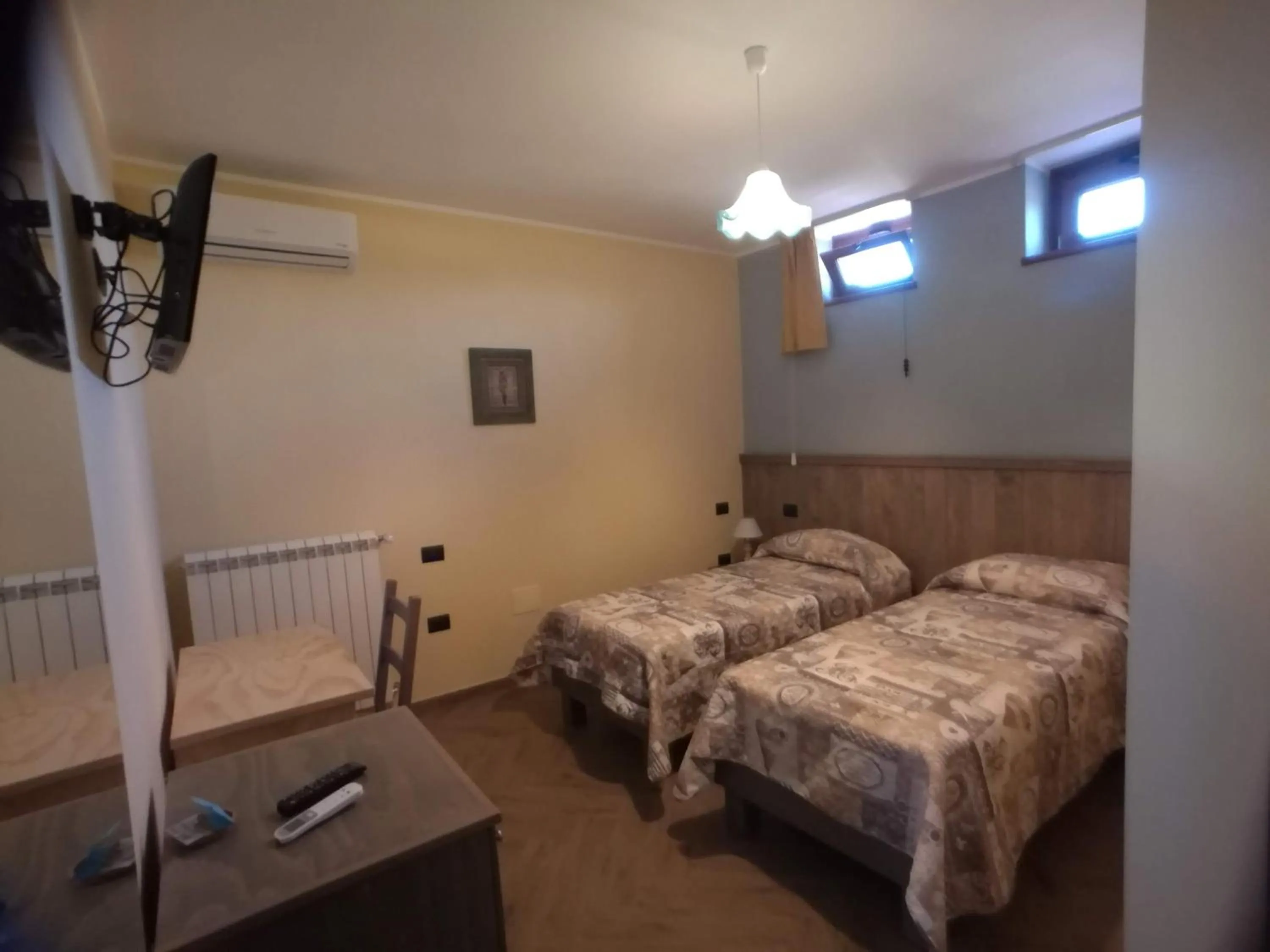 Photo of the whole room in Lacus Pensilis