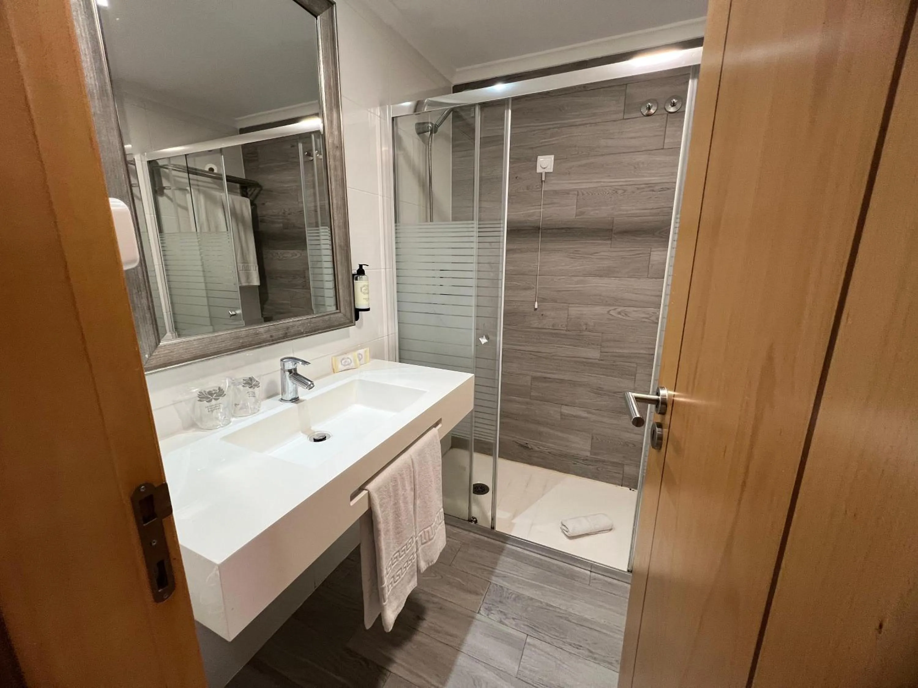 Shower in BE ONE HOTEL Caldas da Rainha - by MHMB Hospitality