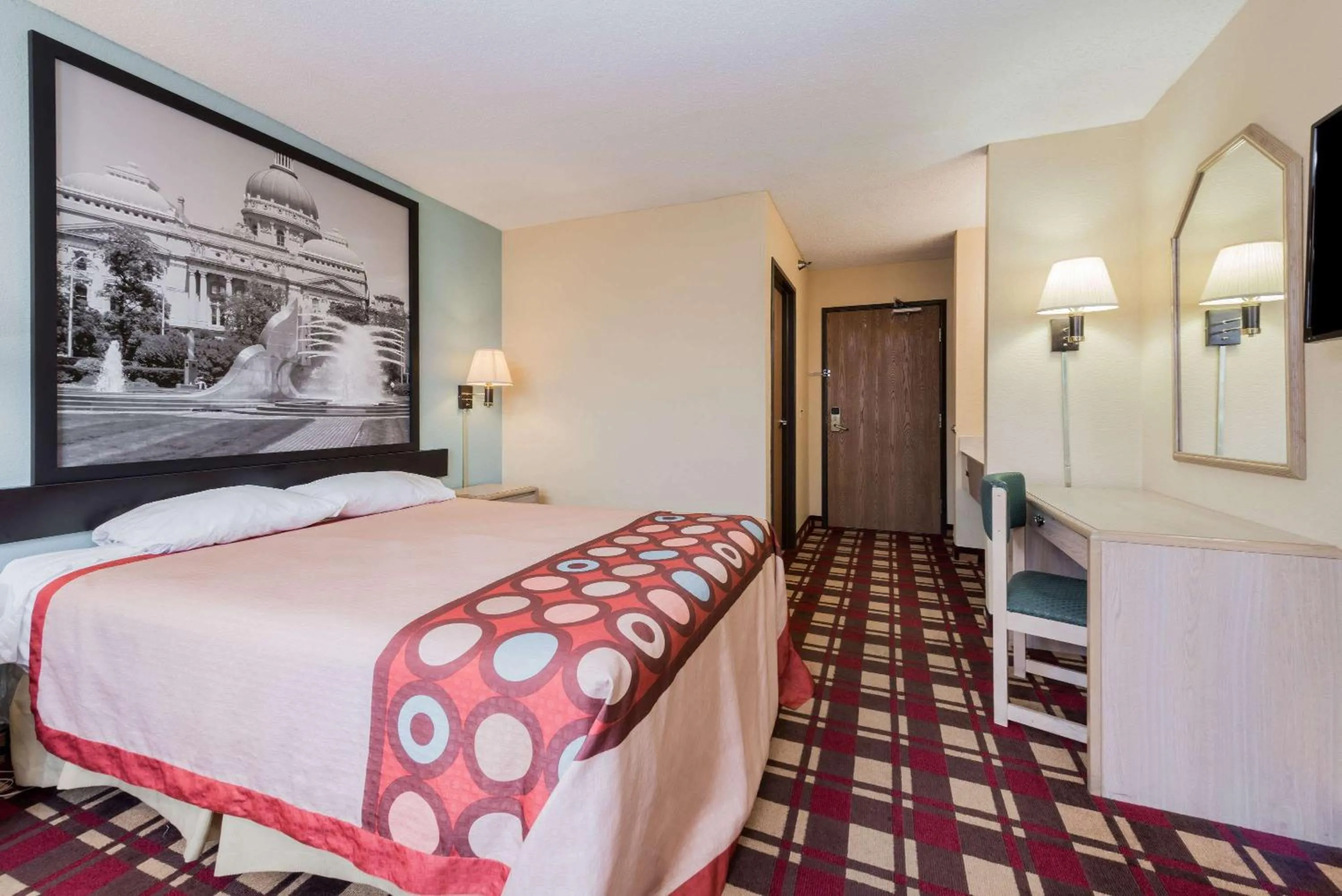 On site, Bed in Super 8 by Wyndham Martinsville