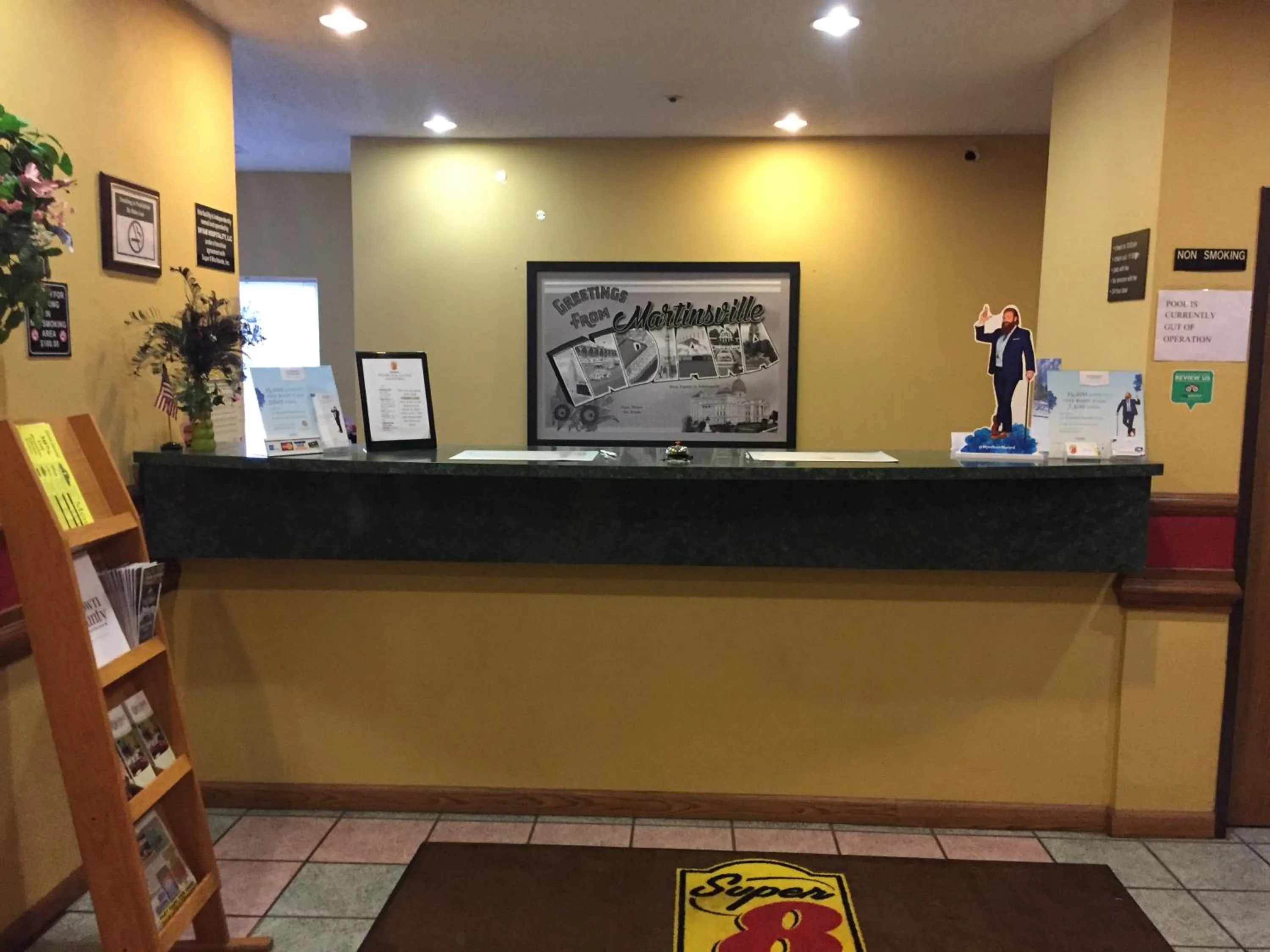 Lobby or reception in Super 8 by Wyndham Martinsville