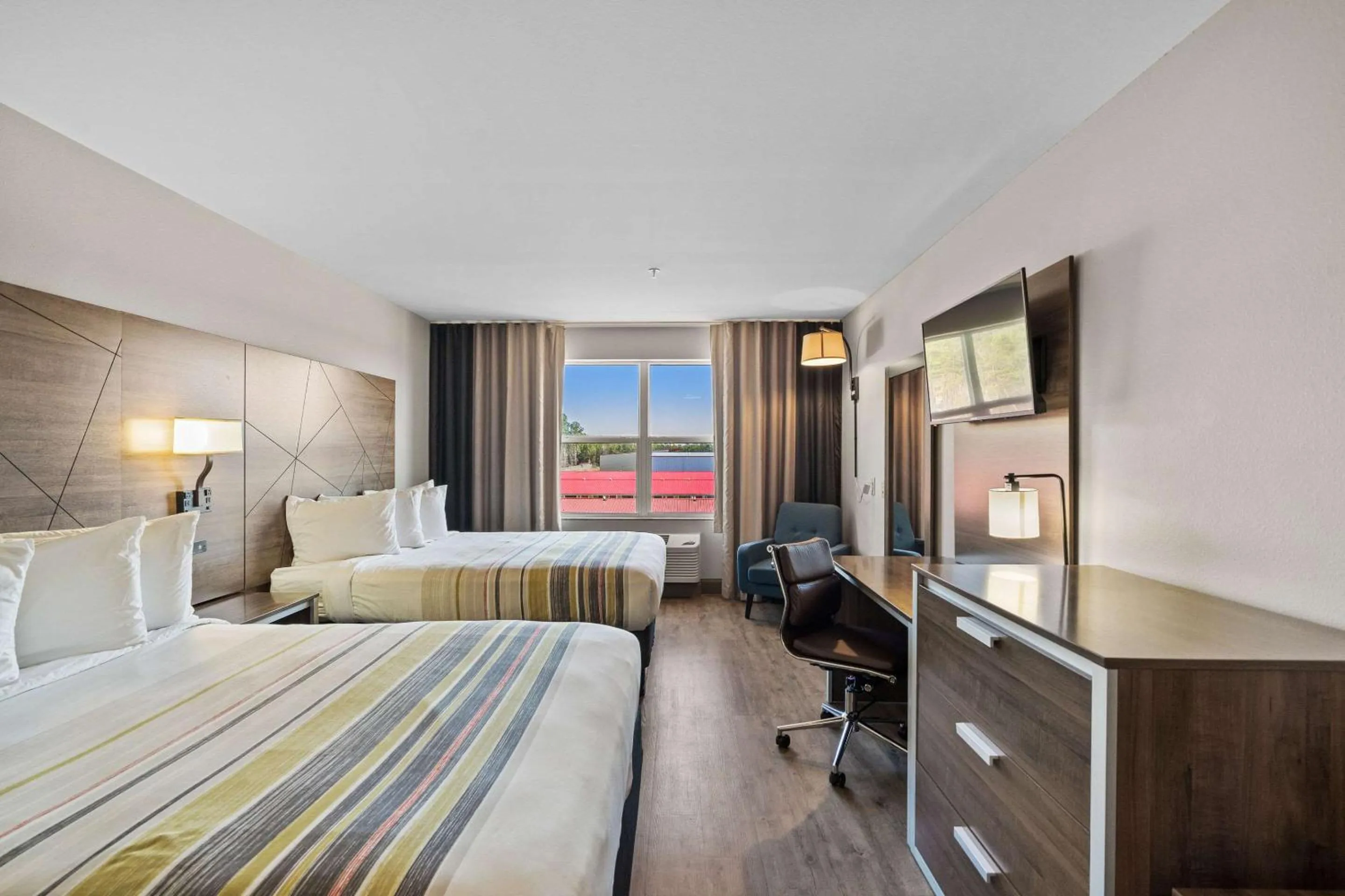 Photo of the whole room, Bed in Country Inn & Suites by Radisson, Myrtle Beach, SC