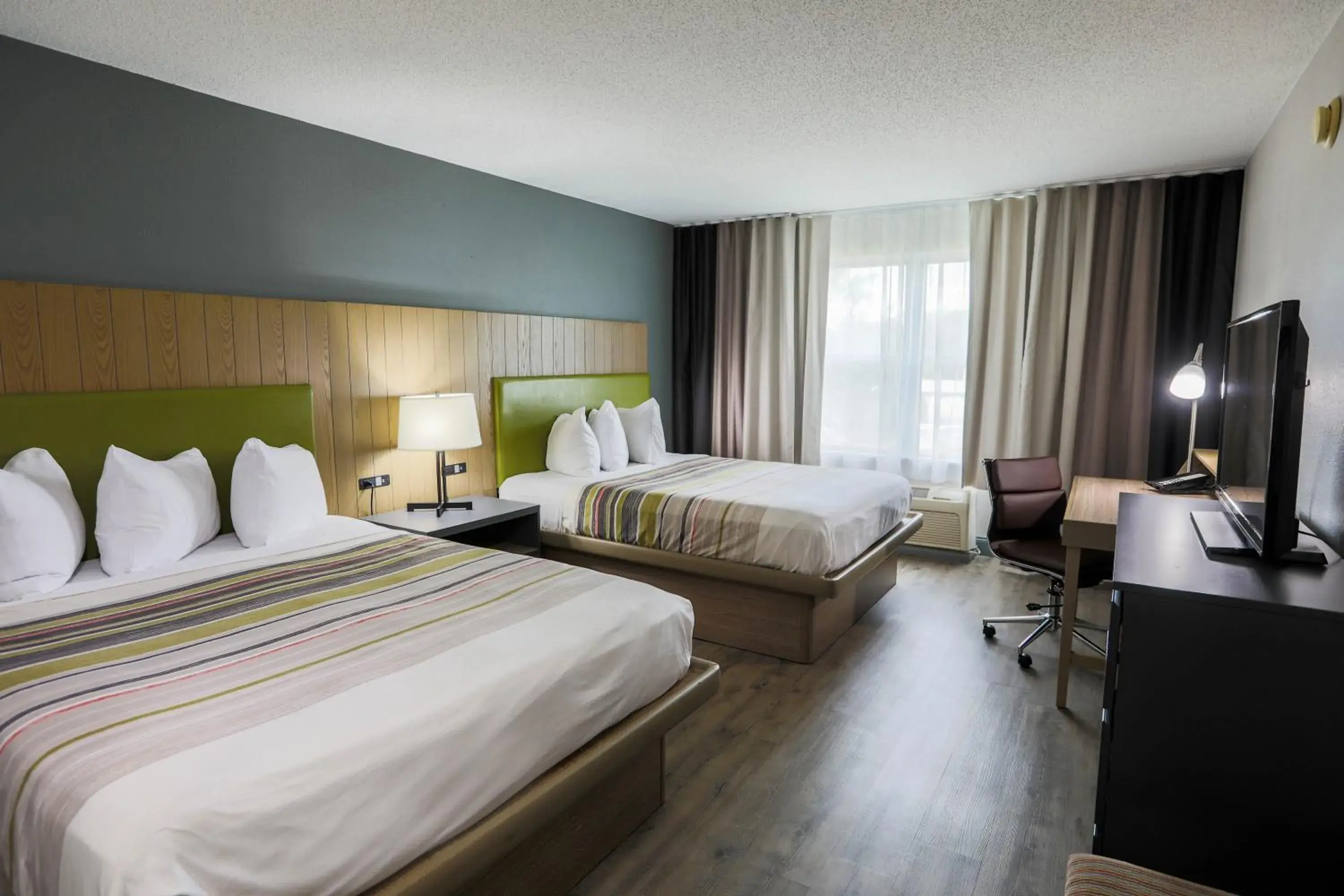 Queen Room with Two Queen Beds - Non-Smoking in Country Inn & Suites by Radisson, Myrtle Beach, SC Queen Room with Two Queen Beds - Non-Smoking in Country Inn & Suites by Radisson, Myrtle Beach, SC