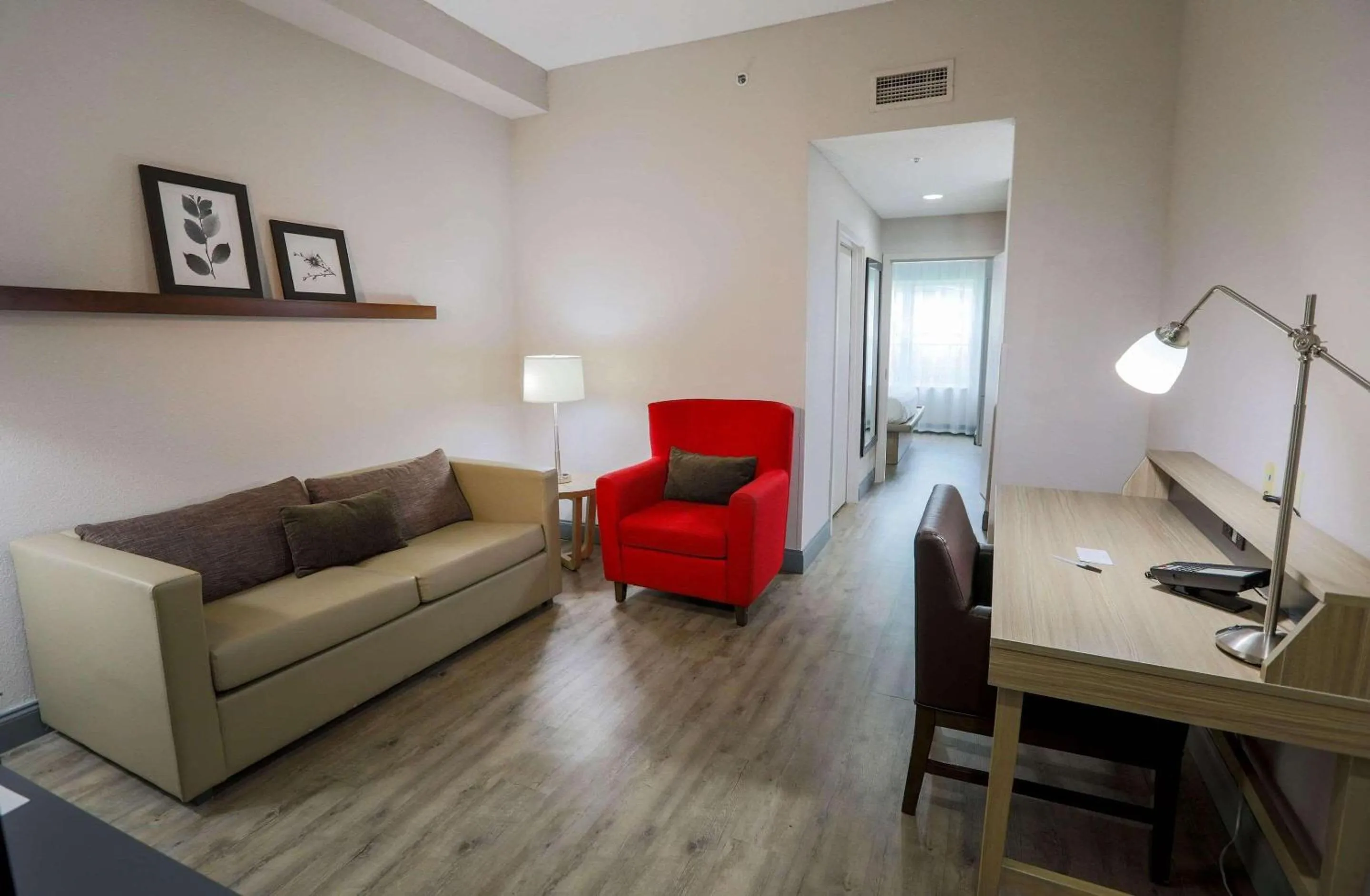 Bedroom in Country Inn & Suites by Radisson, Myrtle Beach, SC