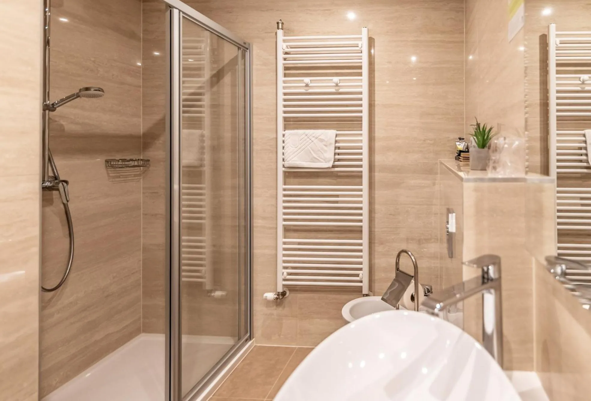 Shower in Hotel Park Superior 3*