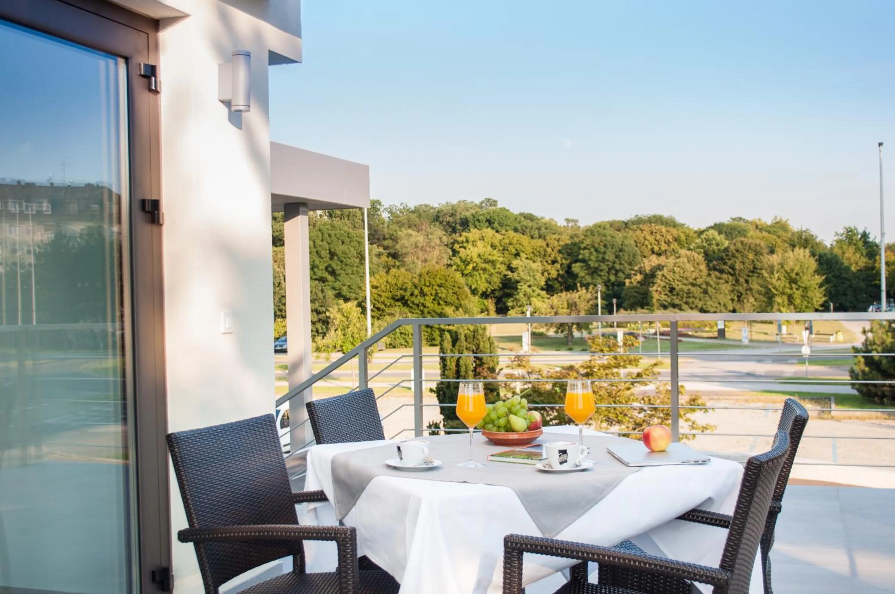 Restaurant/places to eat in Hotel Park Superior 3*