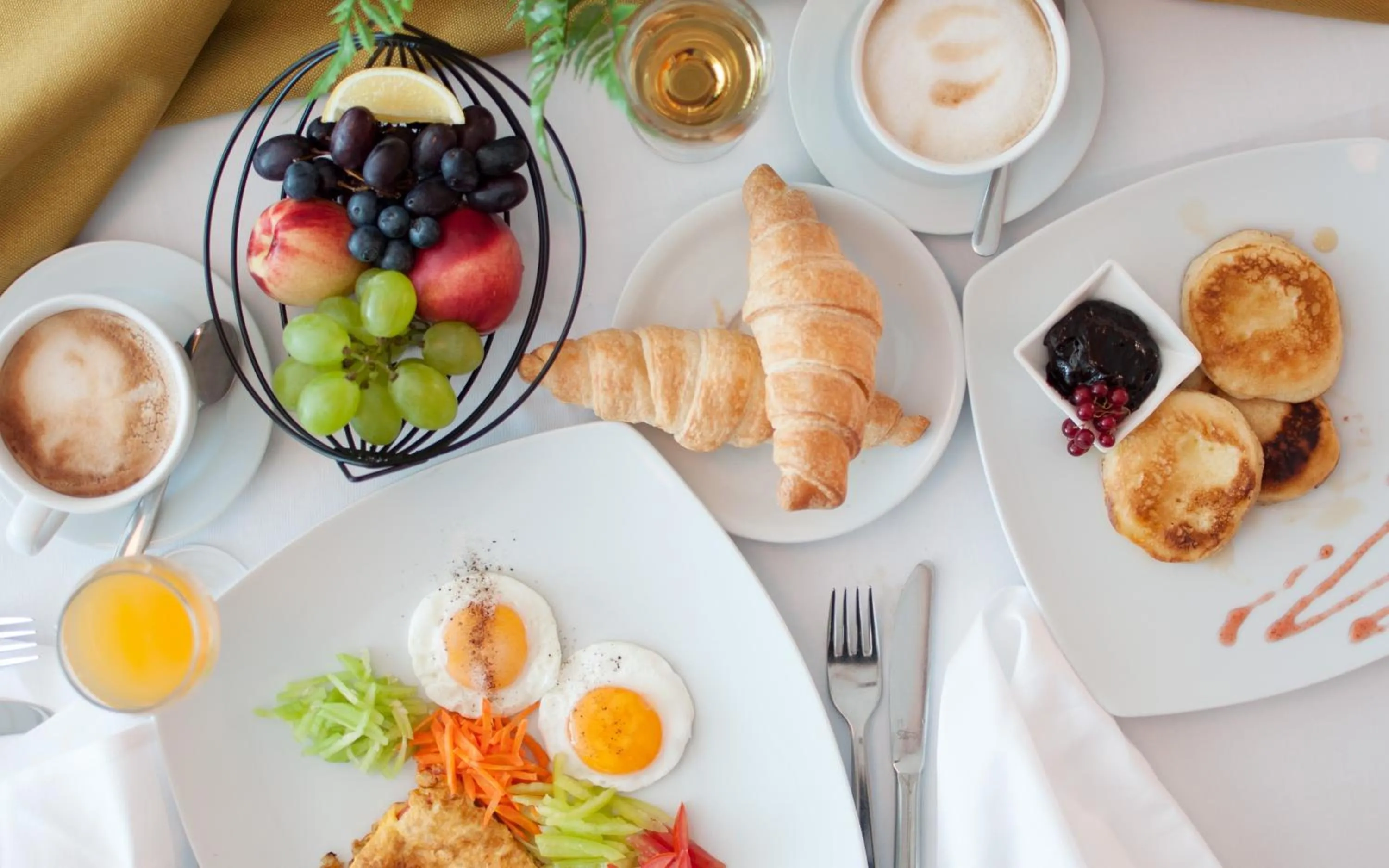 Buffet breakfast in Hotel Park Superior 3*