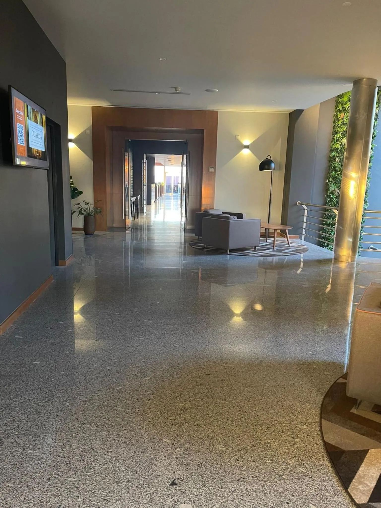 Seating area in Hotel Versatile