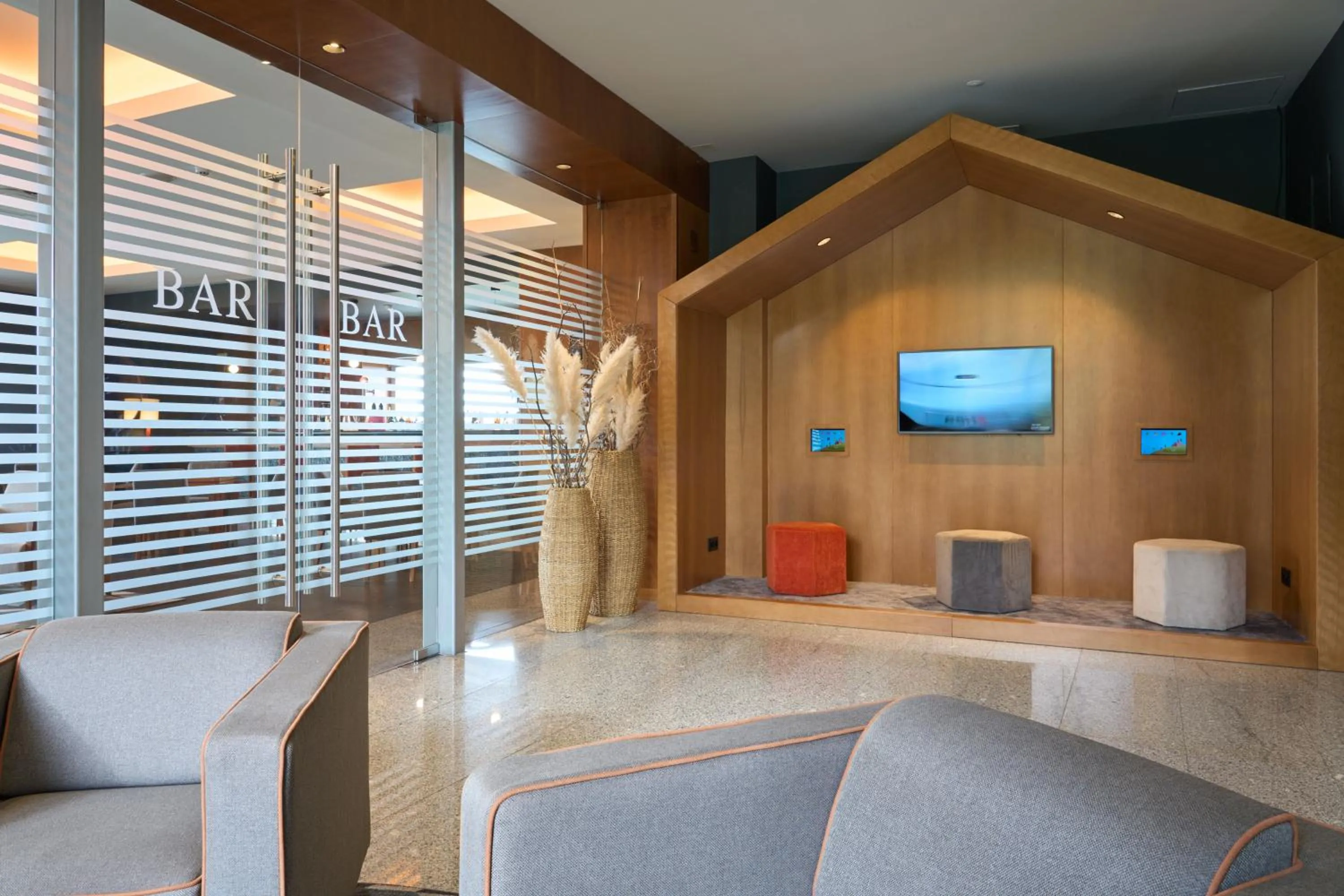 children in Hotel Versatile