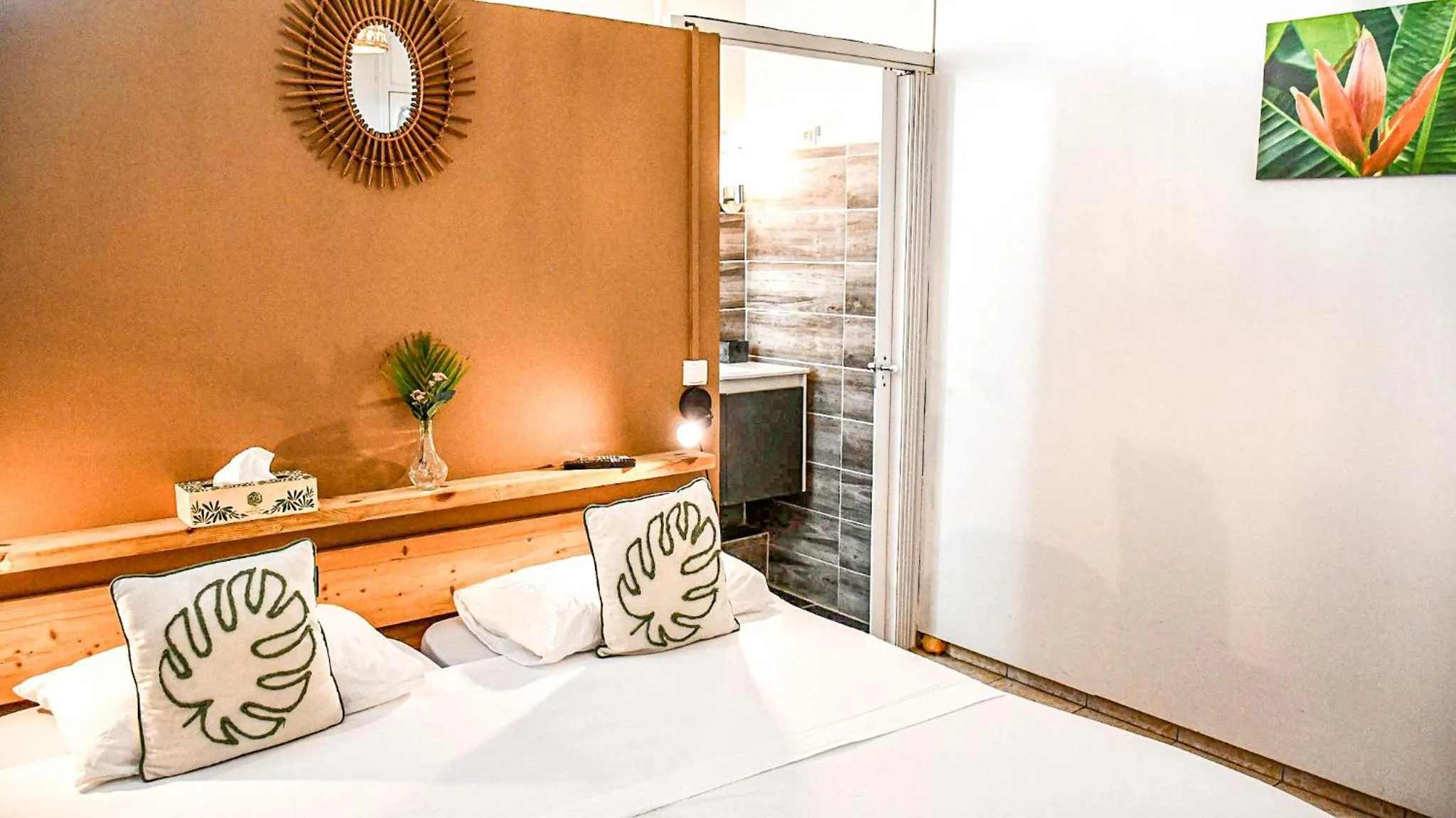 Property building, Bed in Hotel Oasis