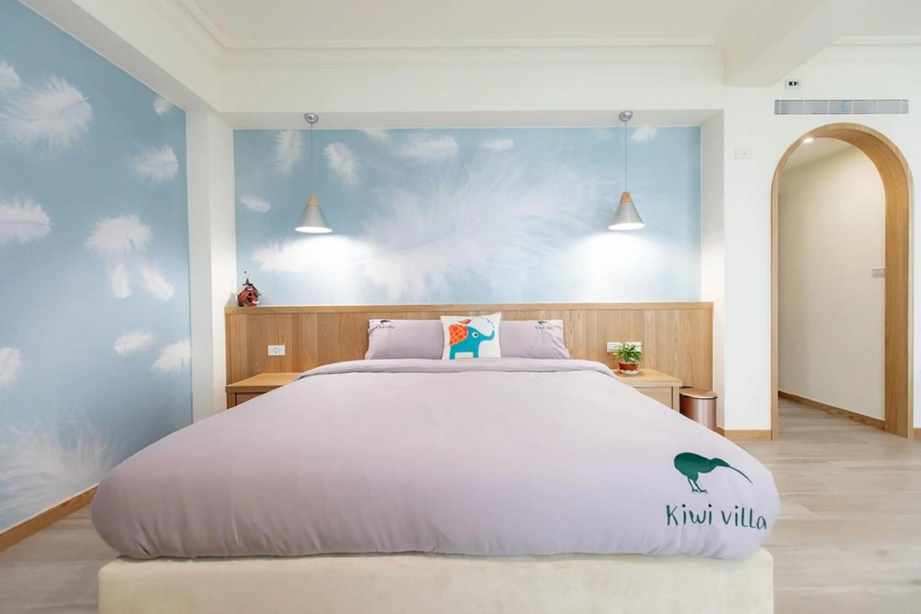 Decorative detail, Bed in Kiwi Villa