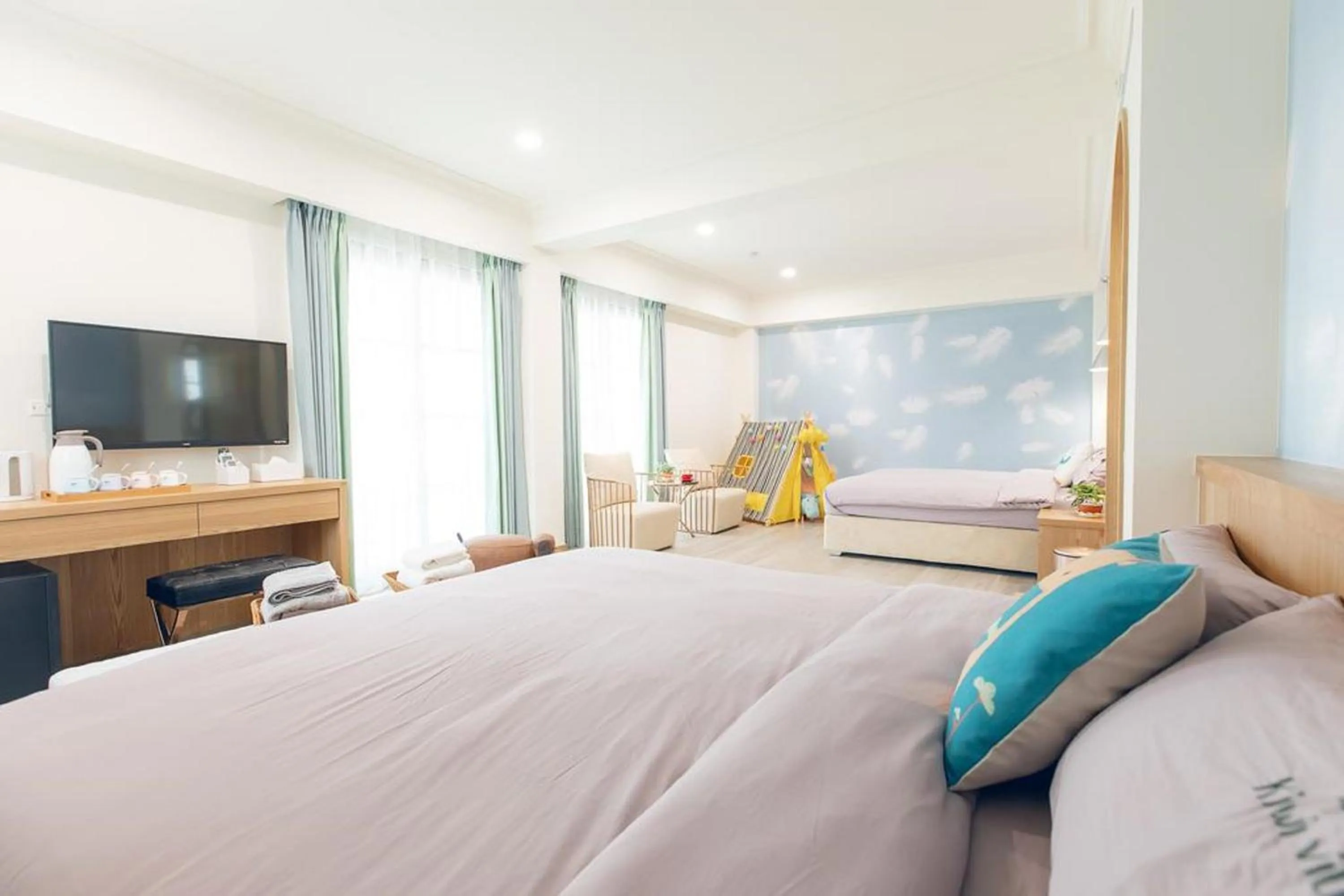 Decorative detail, Bed in Kiwi Villa