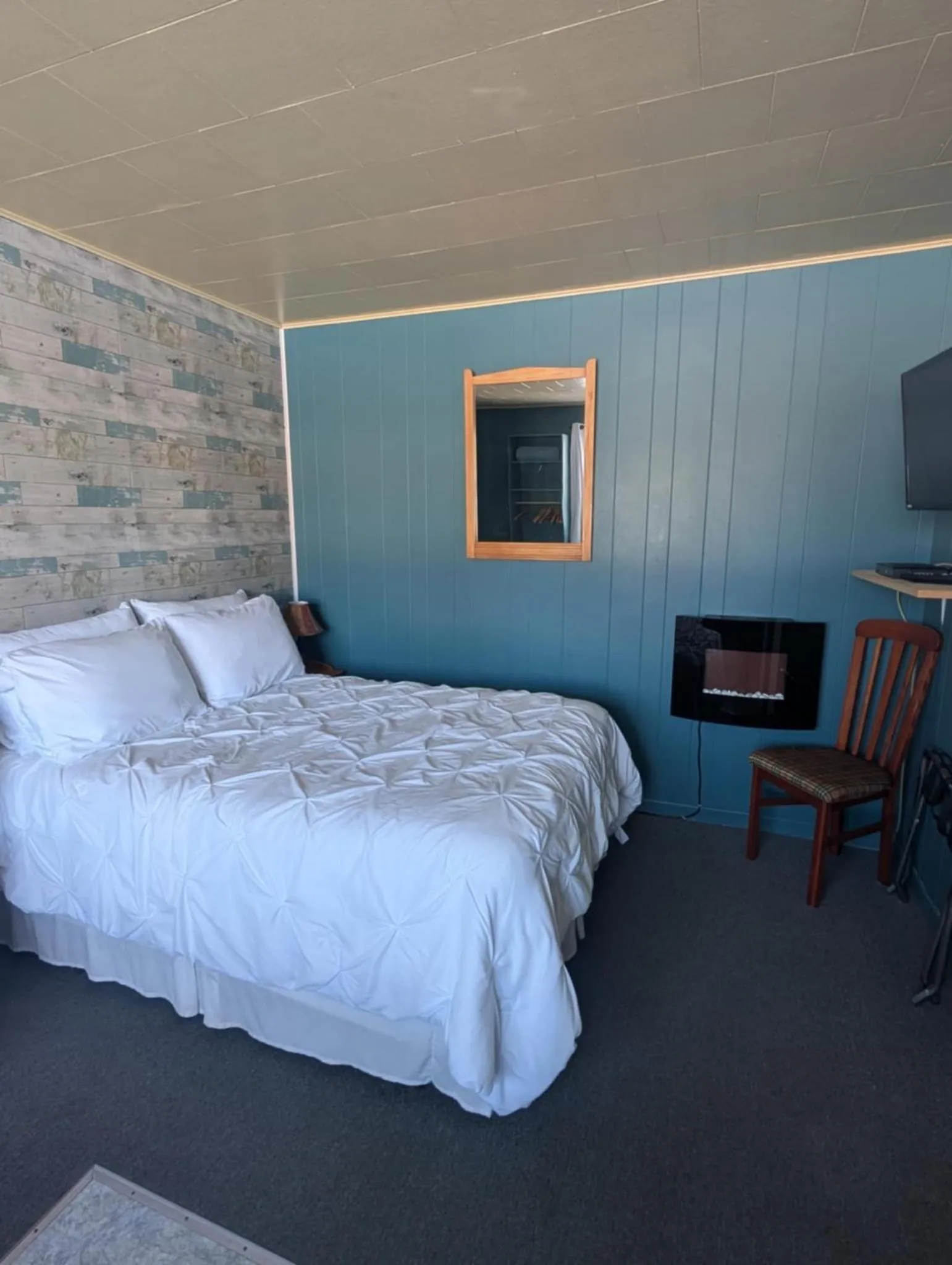 Bed in Motel Leblanc