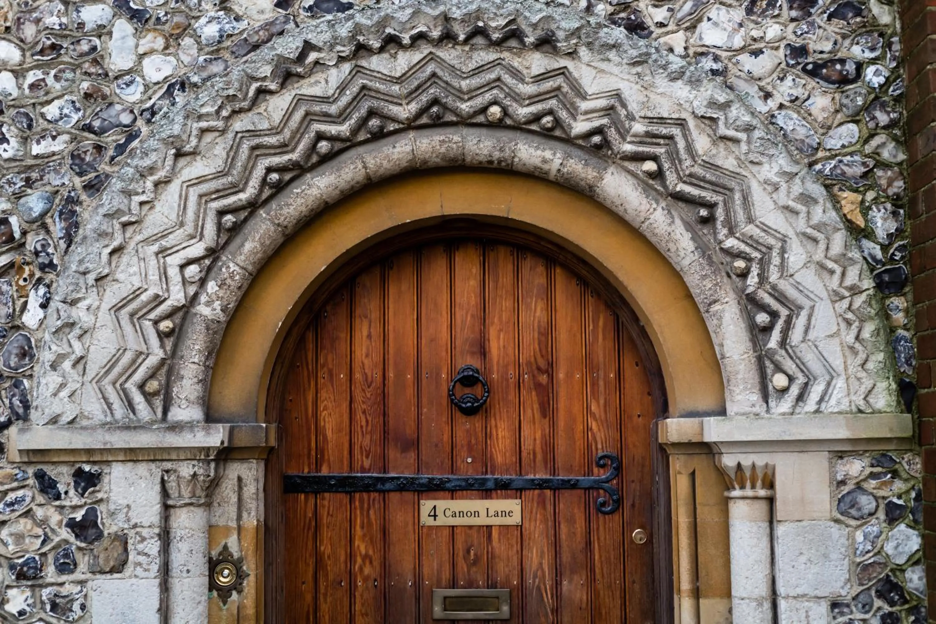 Property building in 4 Canon Lane