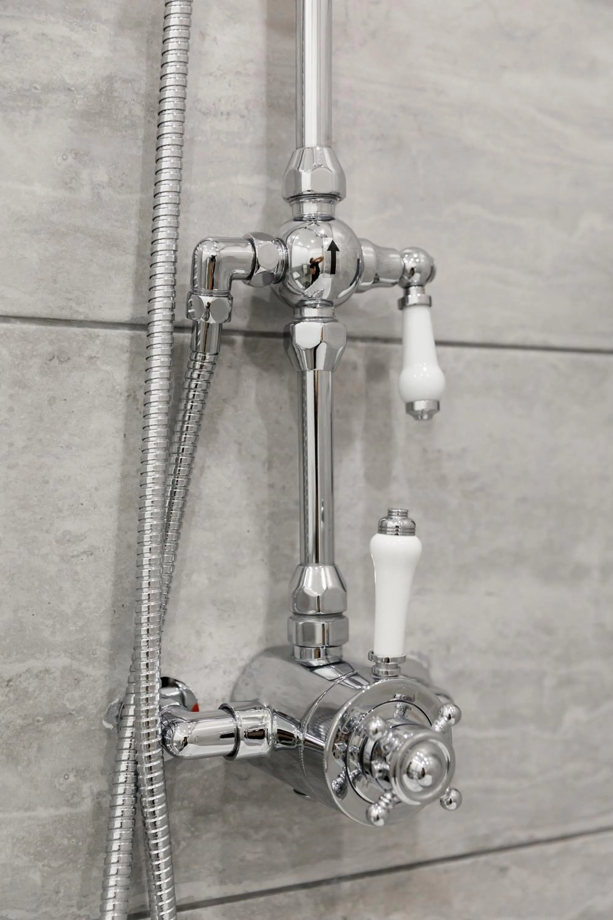Shower in 4 Canon Lane