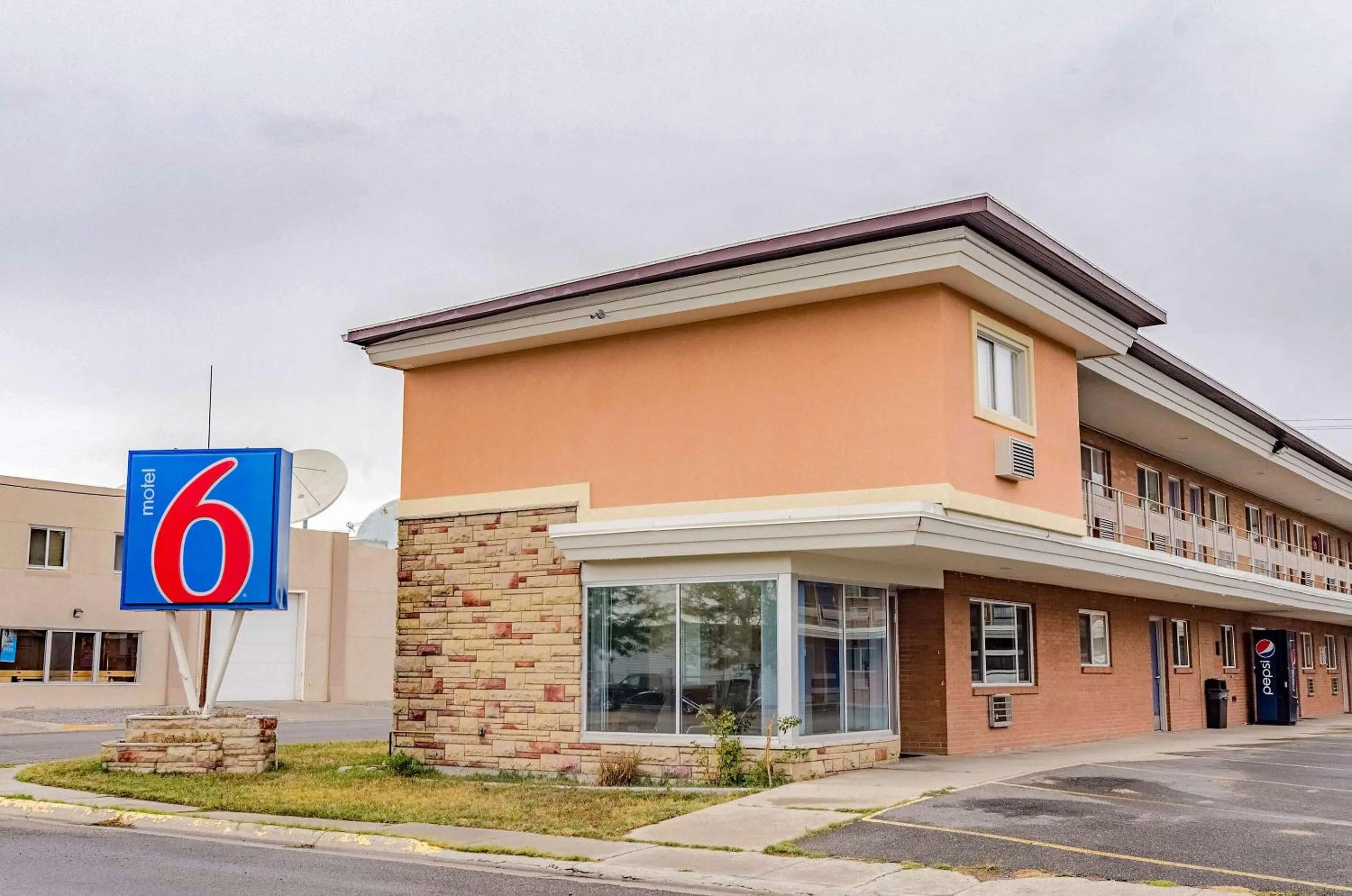 Property building in Motel 6 Riverton WY