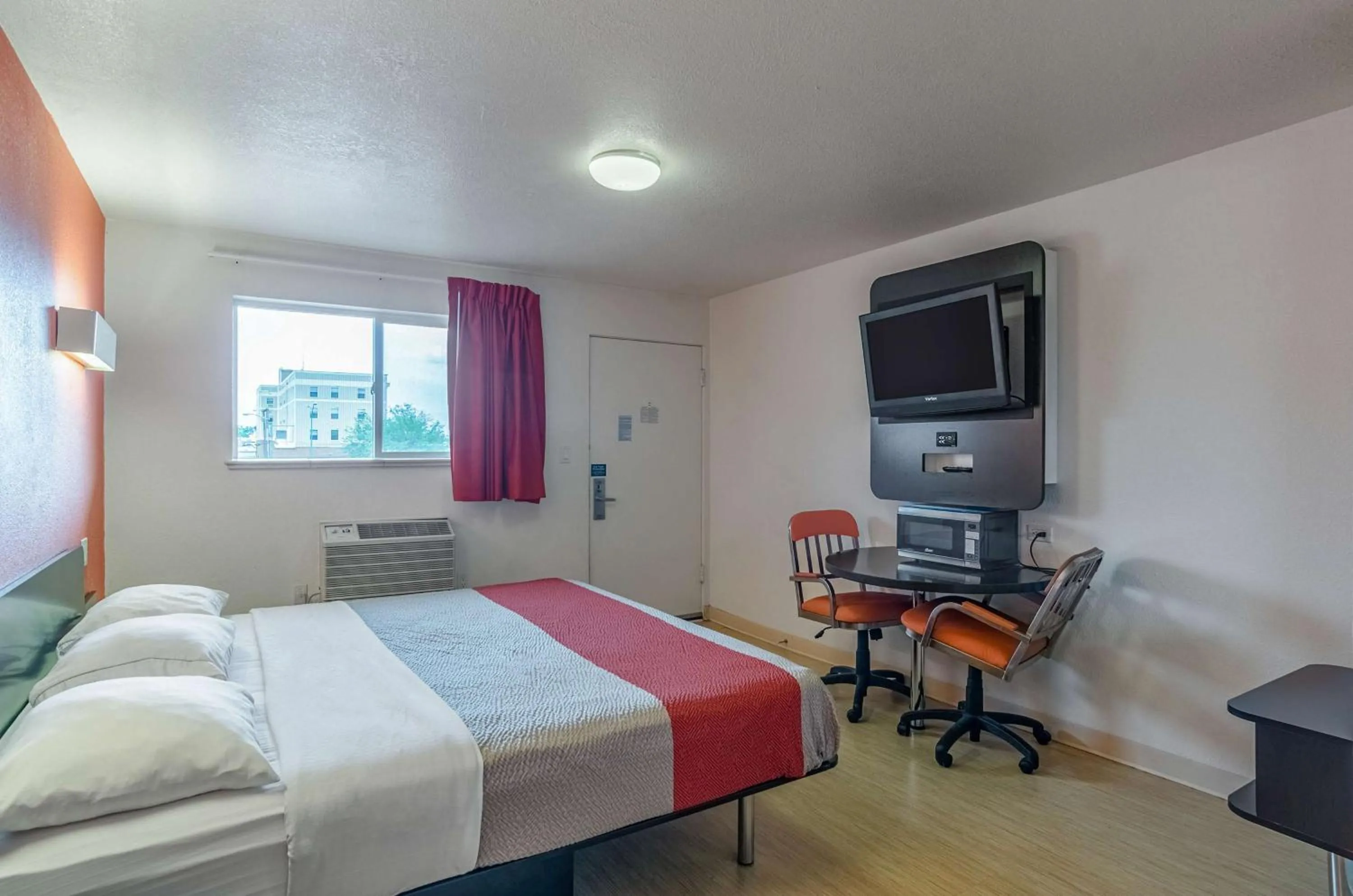 Bedroom, Bed in Motel 6 Riverton WY