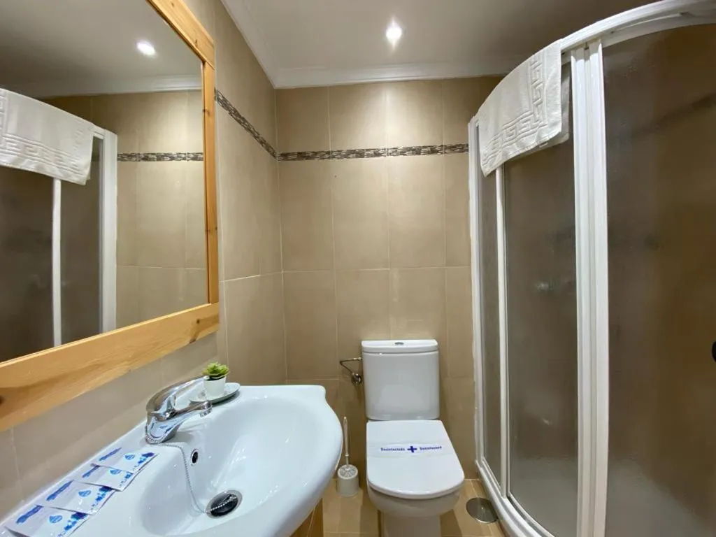 Bathroom in Apartamentos Benal Beach Group