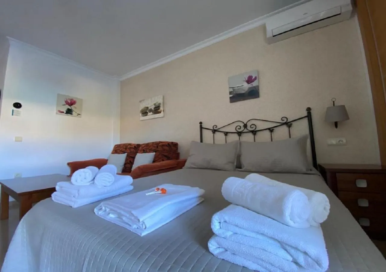 Photo of the whole room, Bed in Apartamentos Benal Beach Group