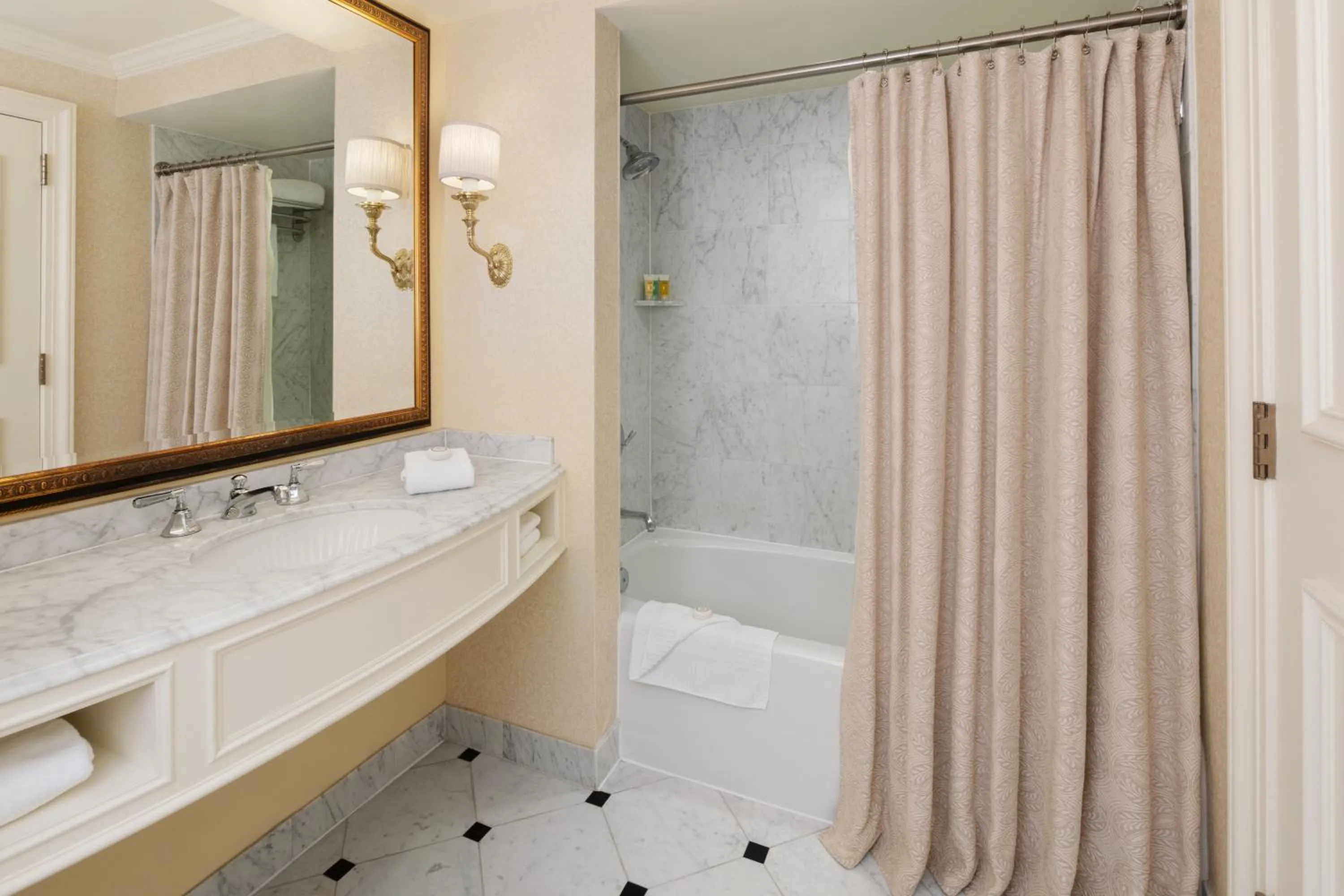 Bathroom in Washington Duke Inn & Golf Club