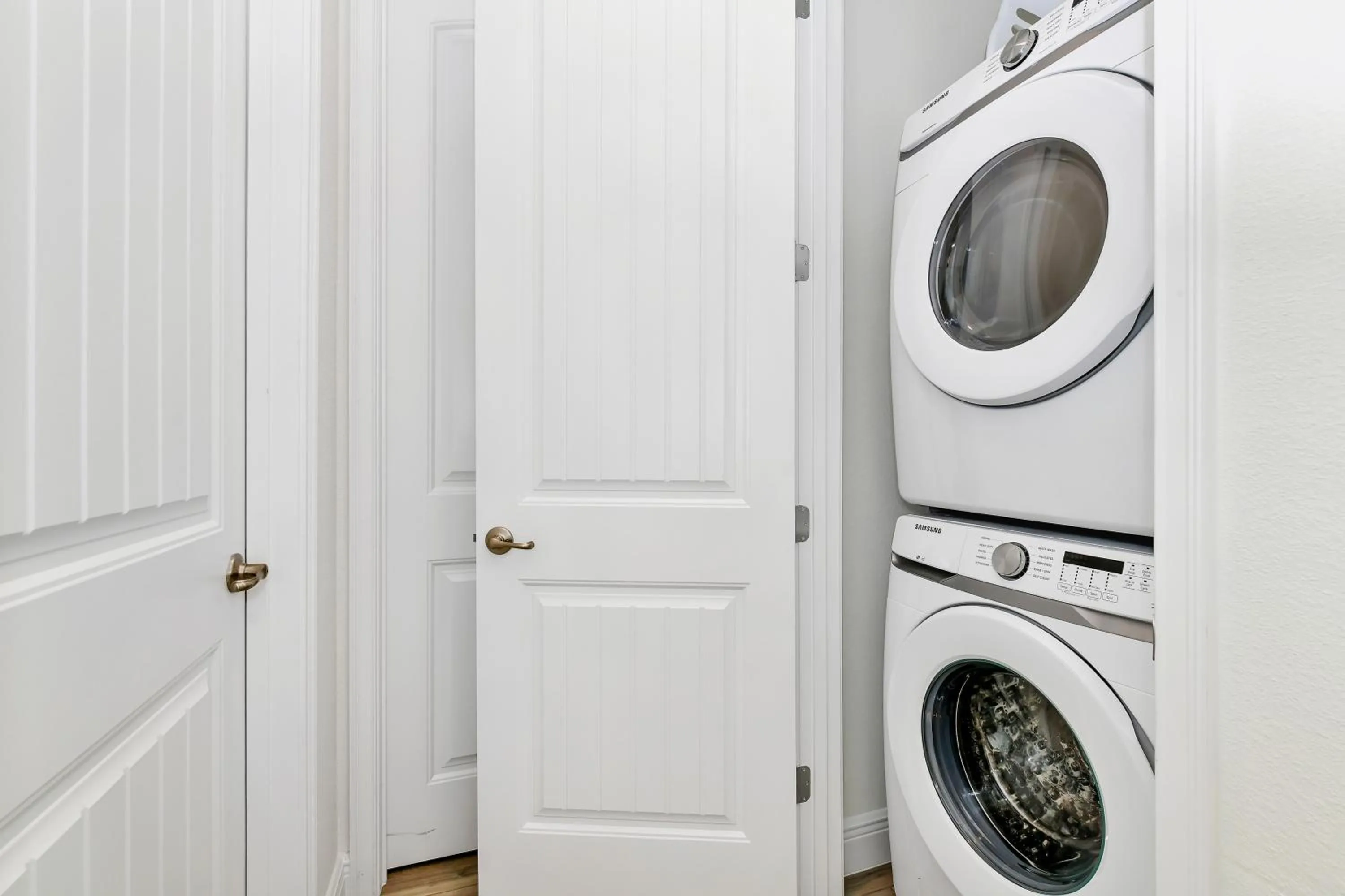 washing machine in Margaritaville Cottages Orlando by Rentyl with H2O Waterpark