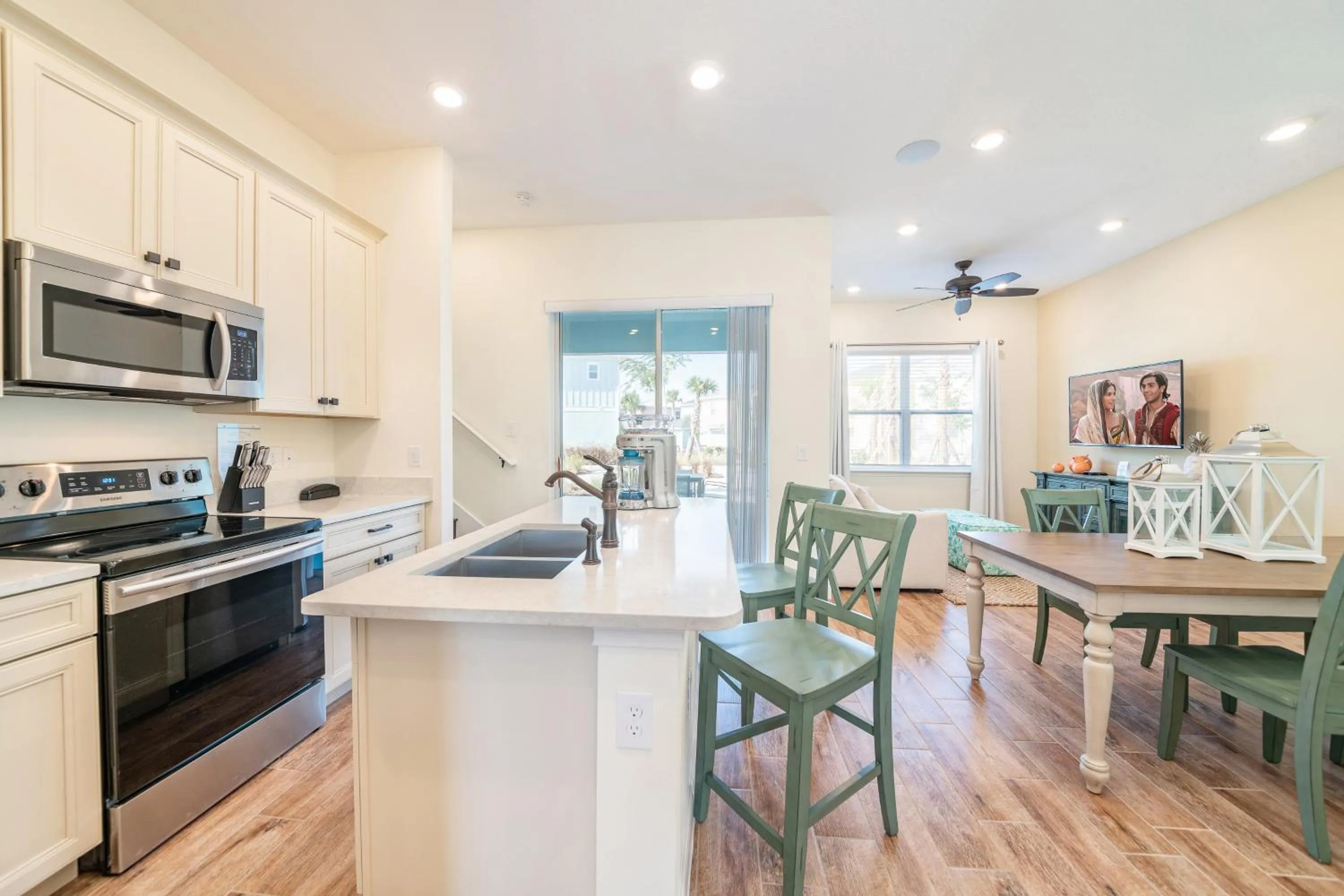 Kitchen or kitchenette in Margaritaville Cottages Orlando by Rentyl with H2O Waterpark