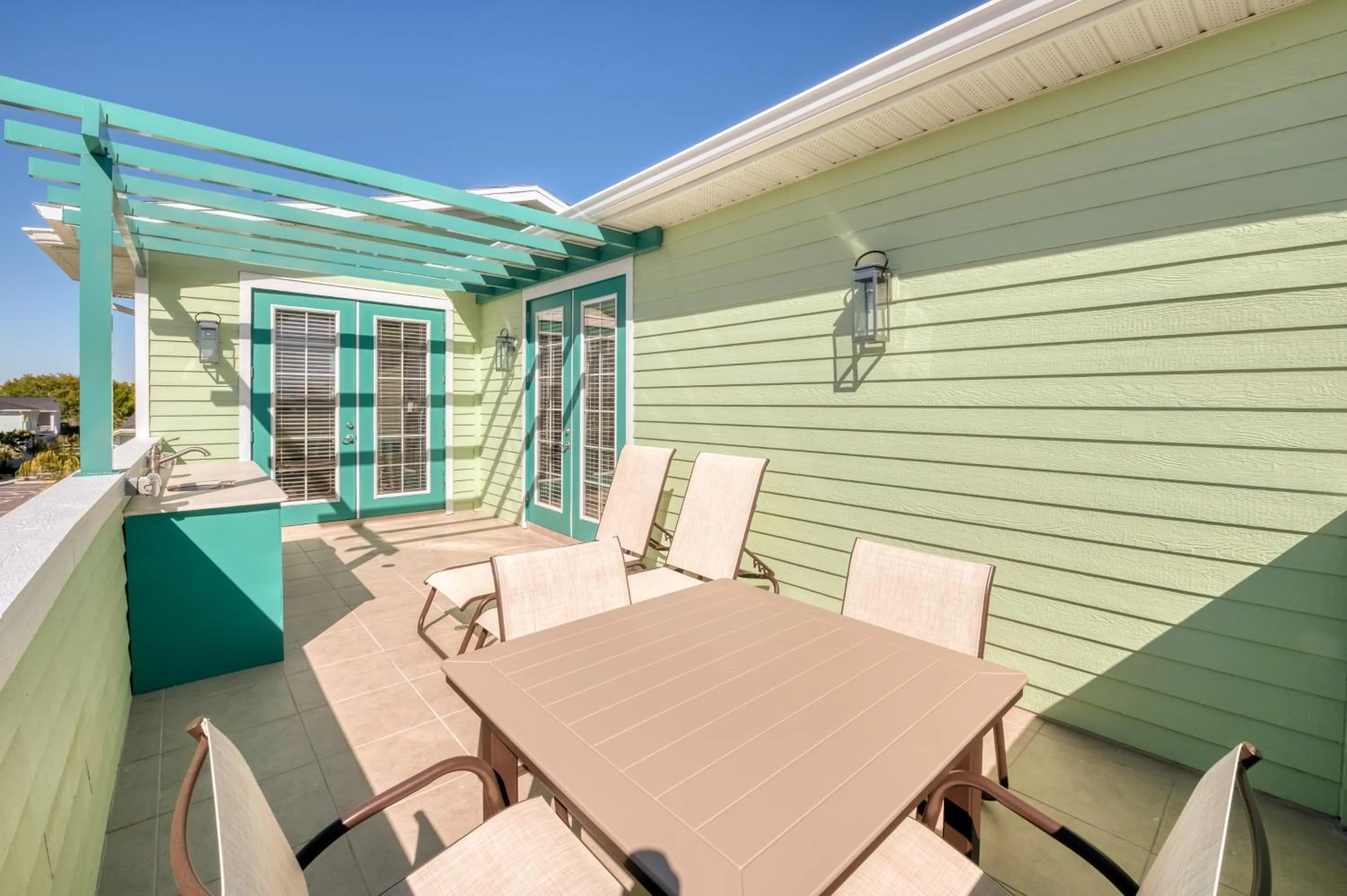 Balcony/Terrace in Margaritaville Cottages Orlando by Rentyl with H2O Waterpark