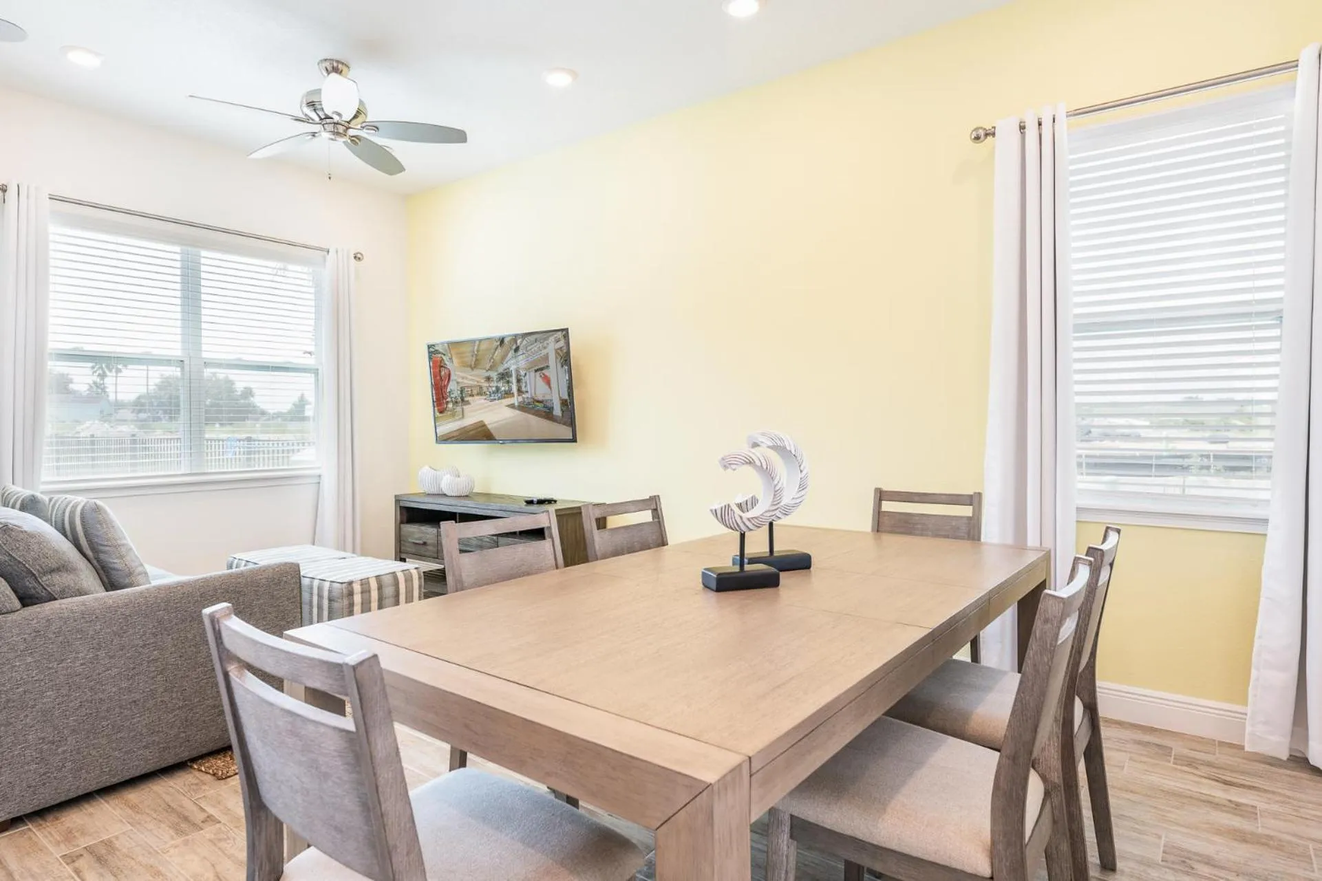 Seating area in Margaritaville Cottages Orlando by Rentyl with H2O Waterpark