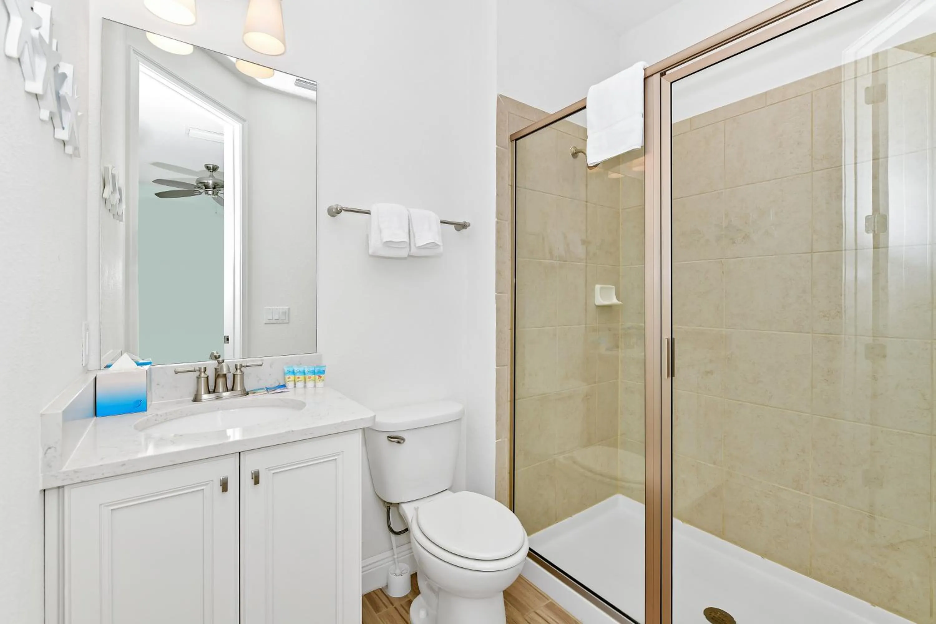 Shower in Margaritaville Cottages Orlando by Rentyl with H2O Waterpark