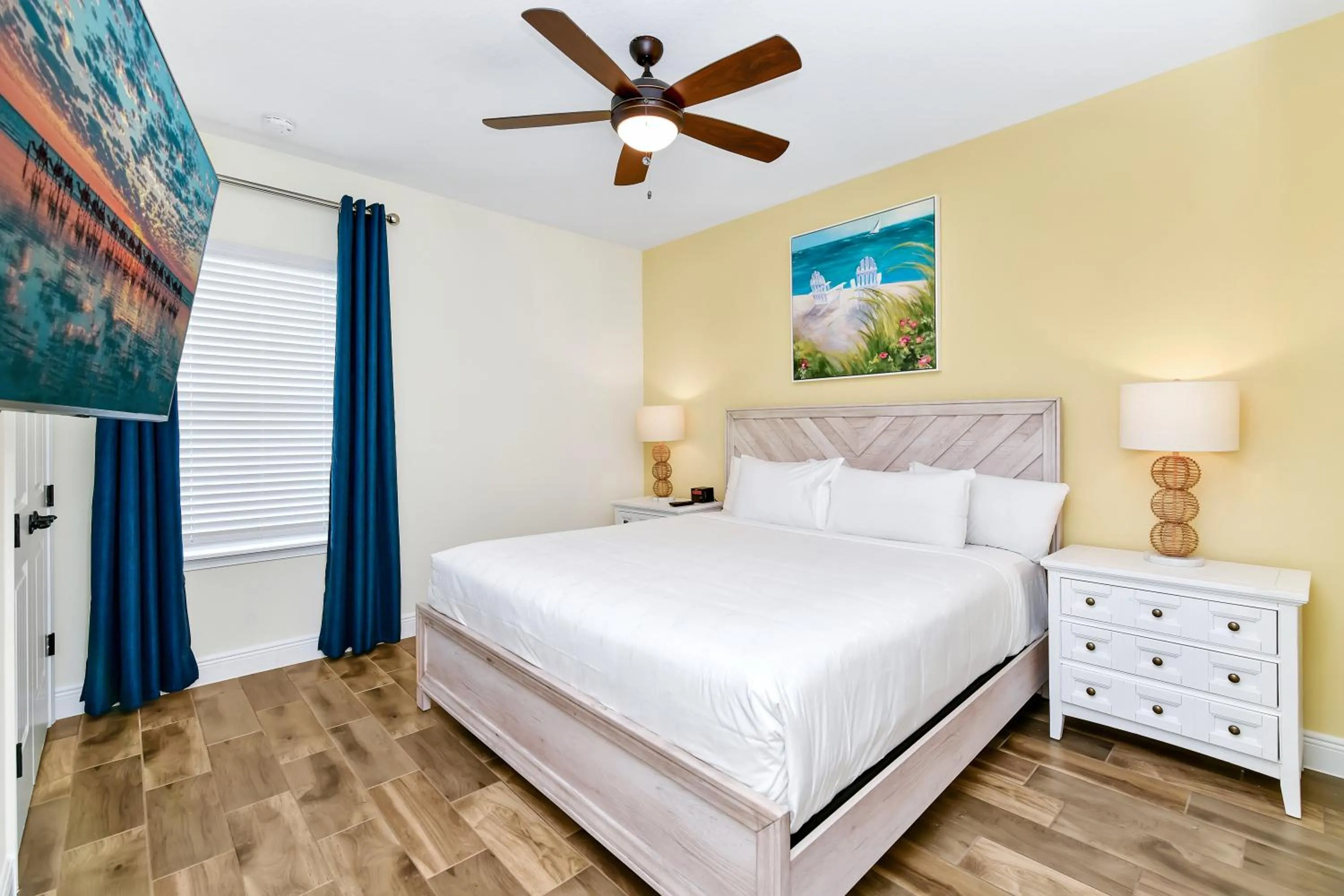 Bed in Margaritaville Cottages Orlando by Rentyl with H2O Waterpark