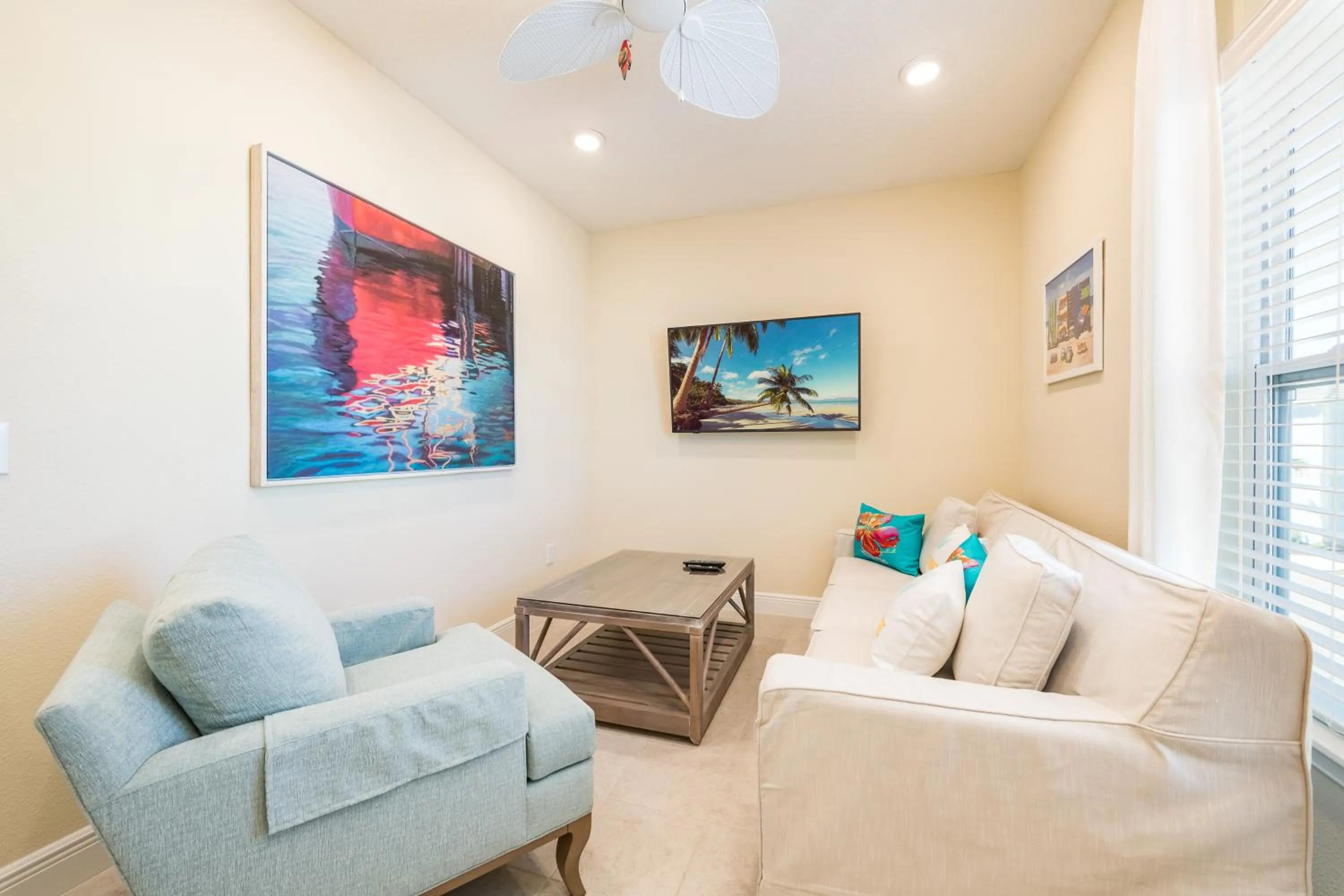 TV and multimedia in Margaritaville Cottages Orlando by Rentyl with H2O Waterpark