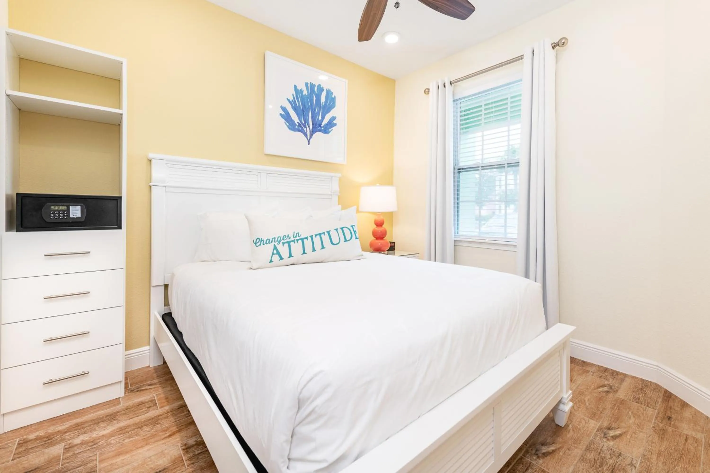 Bed in Margaritaville Cottages Orlando by Rentyl with H2O Waterpark