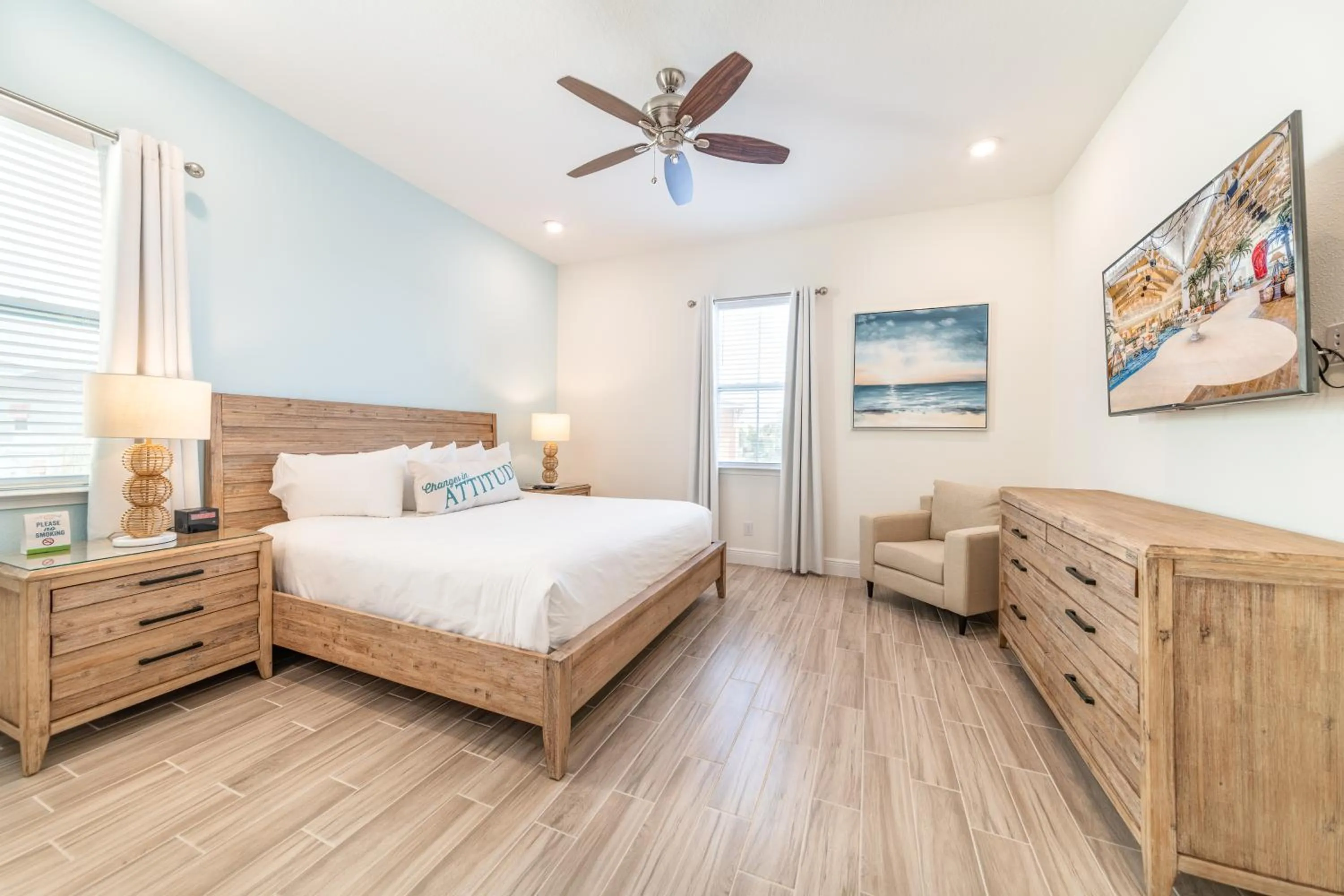 Bed in Margaritaville Cottages Orlando by Rentyl with H2O Waterpark