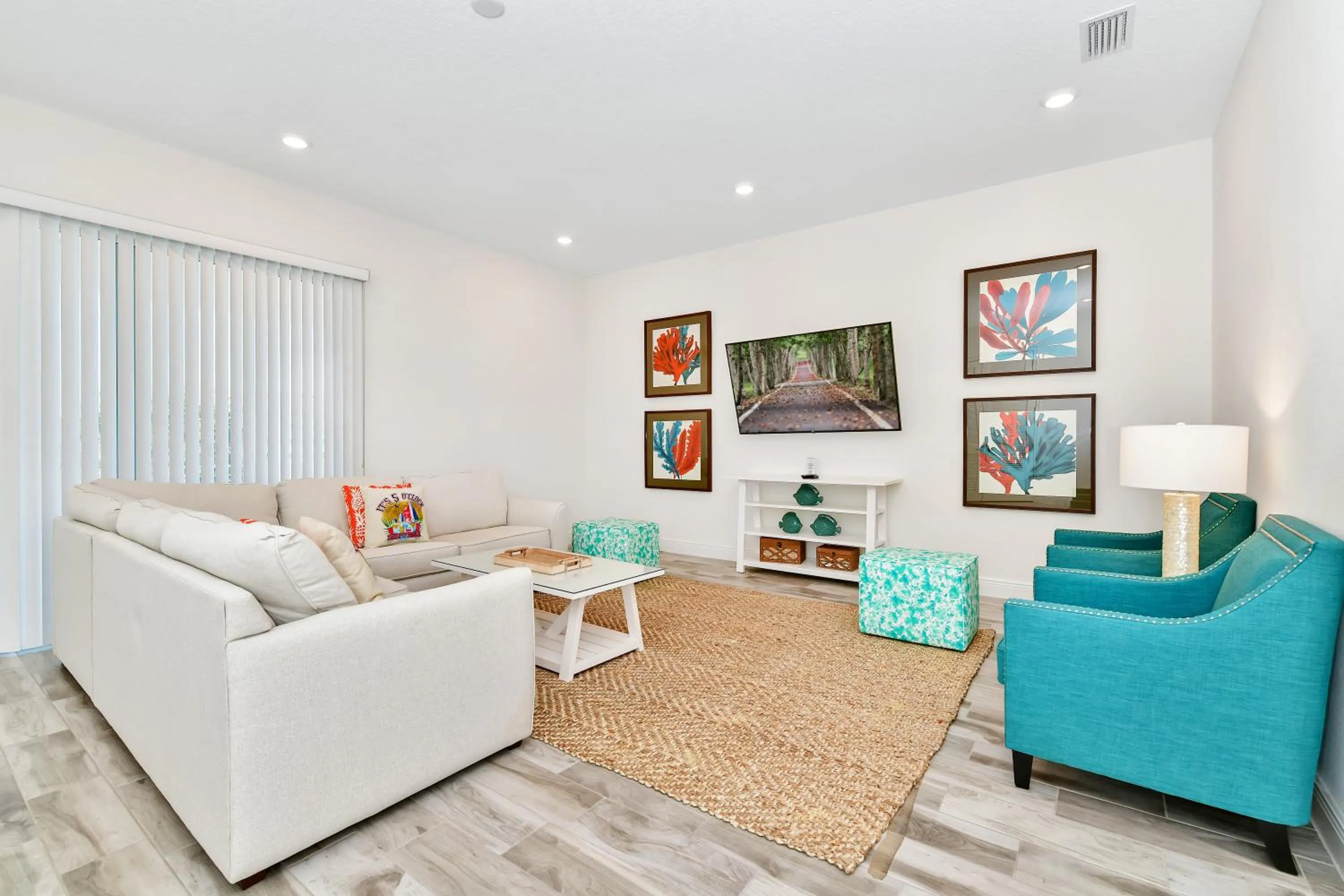 TV and multimedia in Margaritaville Cottages Orlando by Rentyl with H2O Waterpark