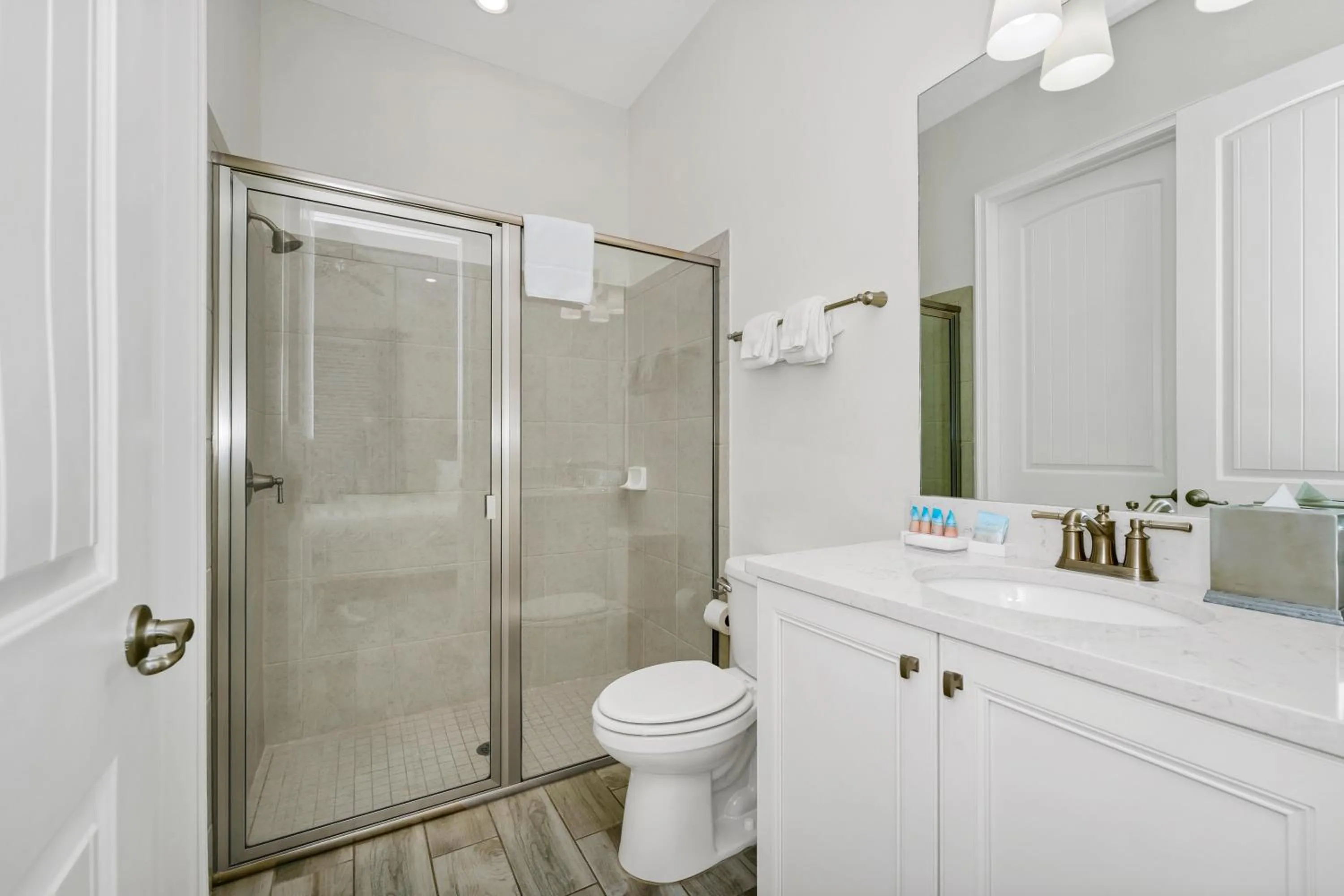 Shower in Margaritaville Cottages Orlando by Rentyl with H2O Waterpark