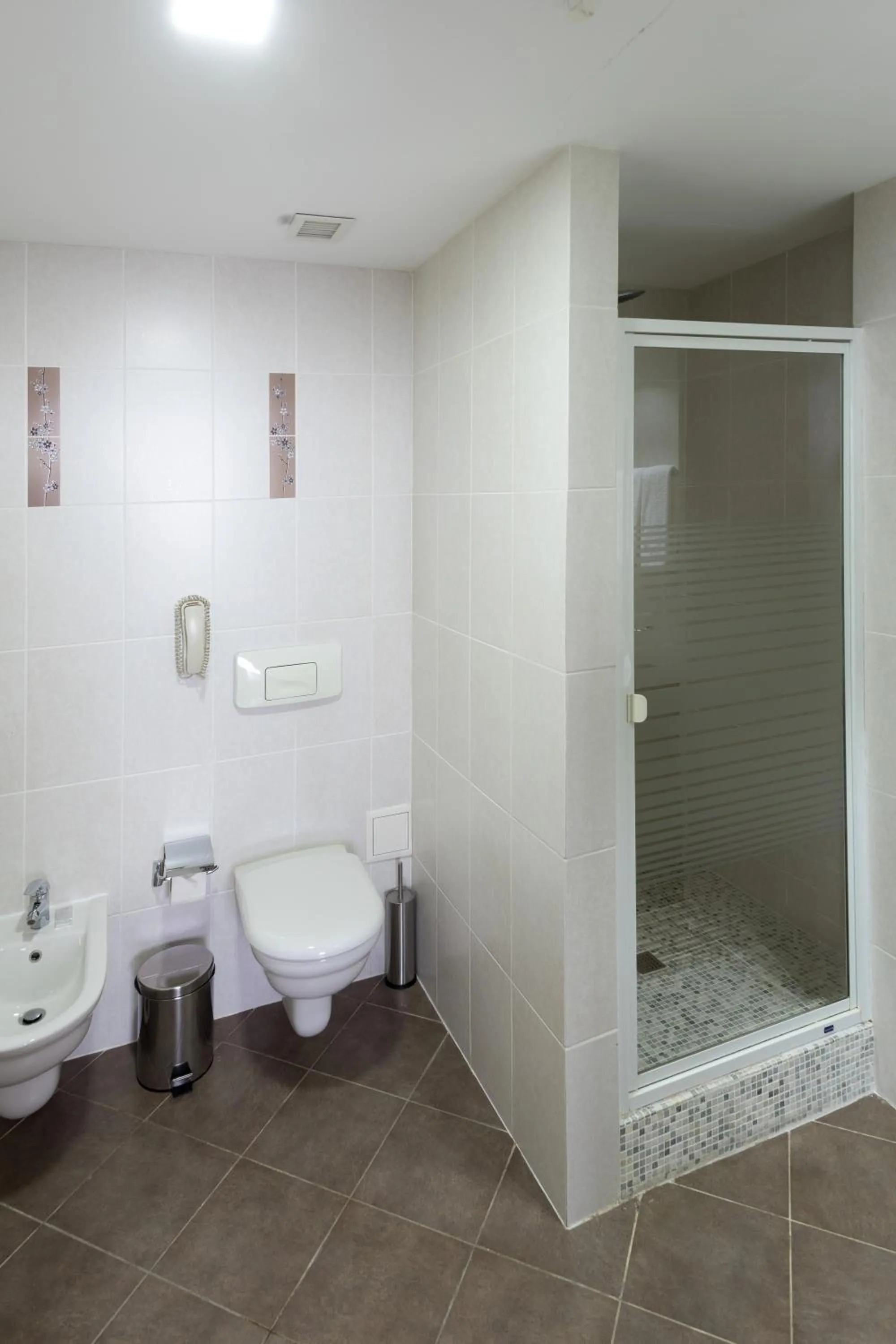 Toilet in Hotel Duman