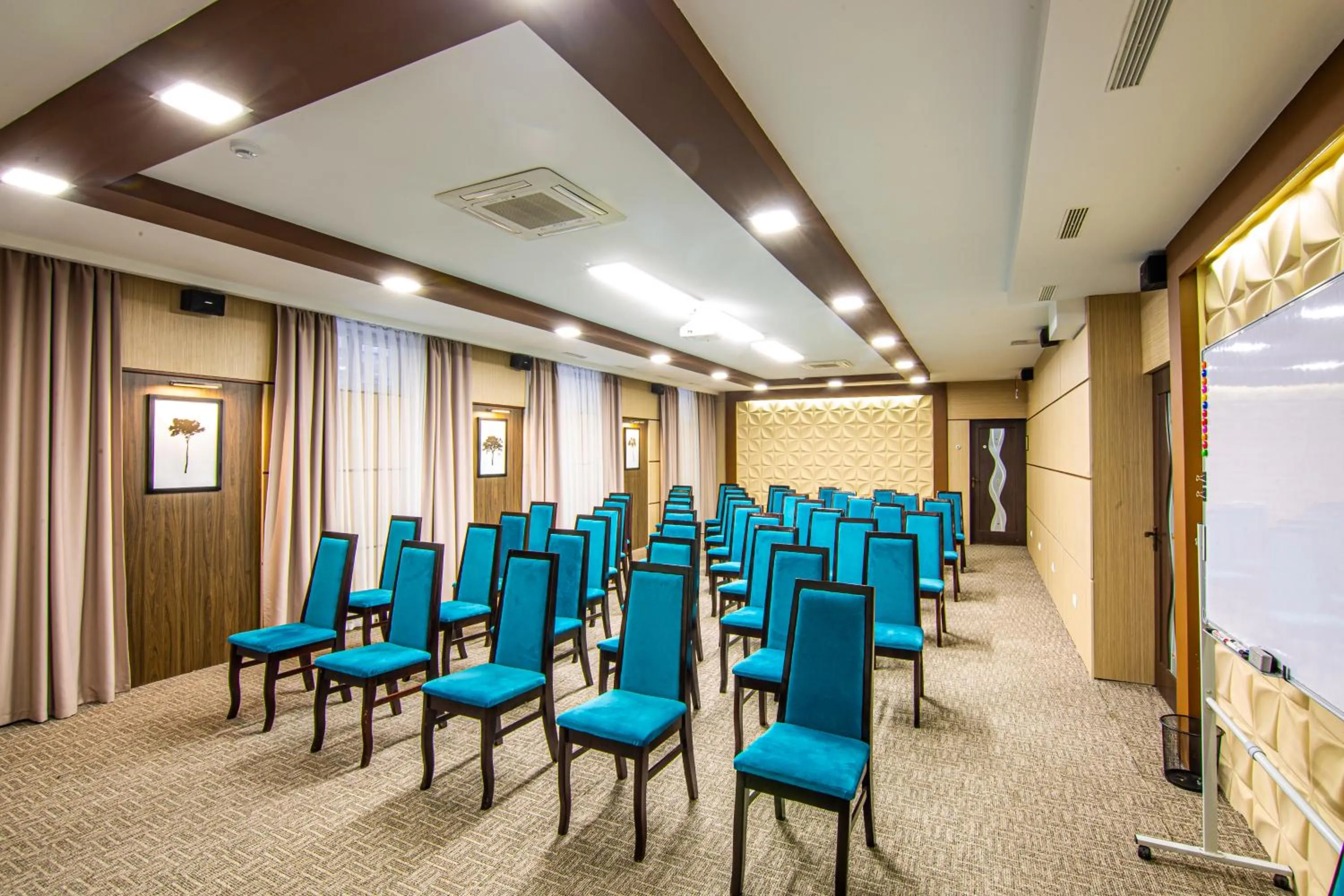 Meeting/conference room in Rayan Hotel