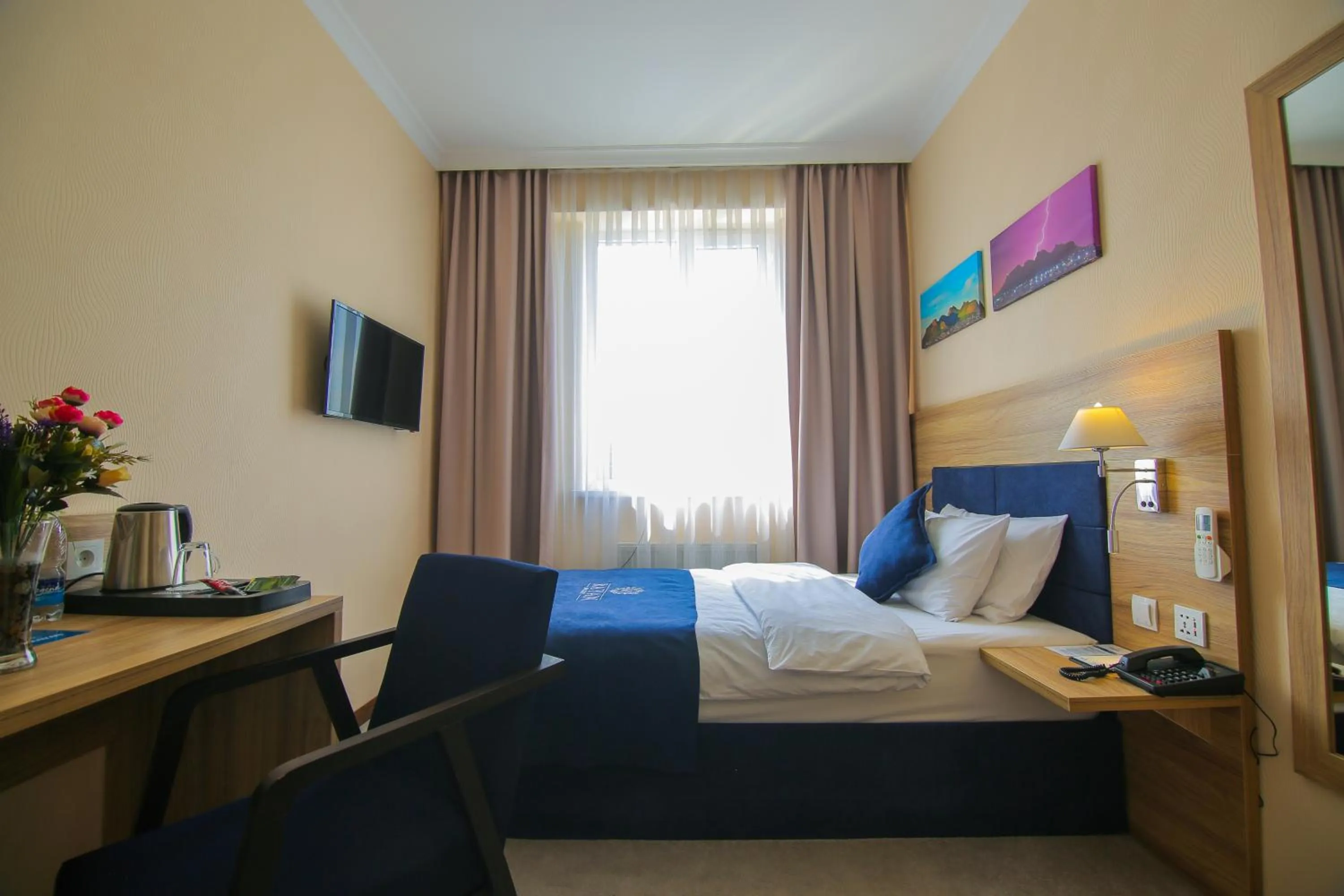 Photo of the whole room in Rayan Hotel