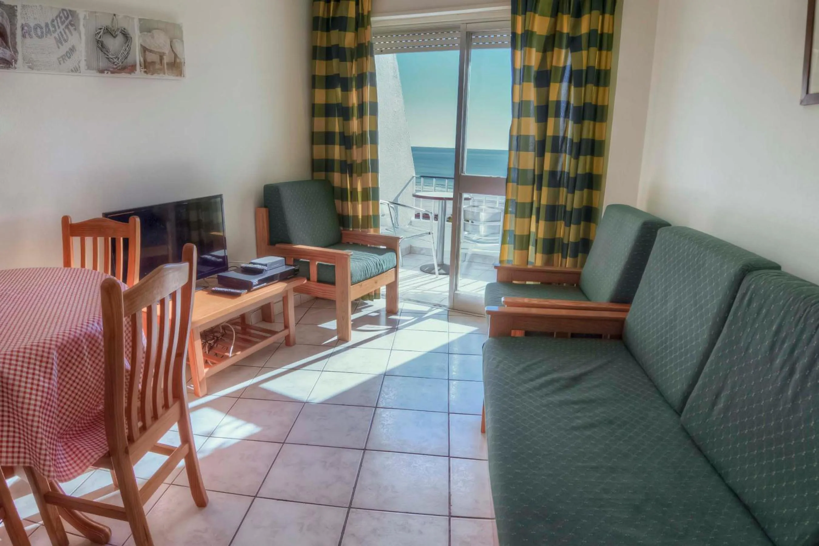 Communal lounge/ TV room in Apartamentos Belo Horizonte