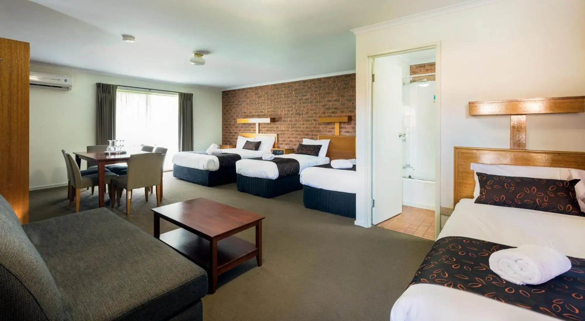 Family Suite (7 Adults) in Advance Motel Family Suite (7 Adults) in Advance Motel