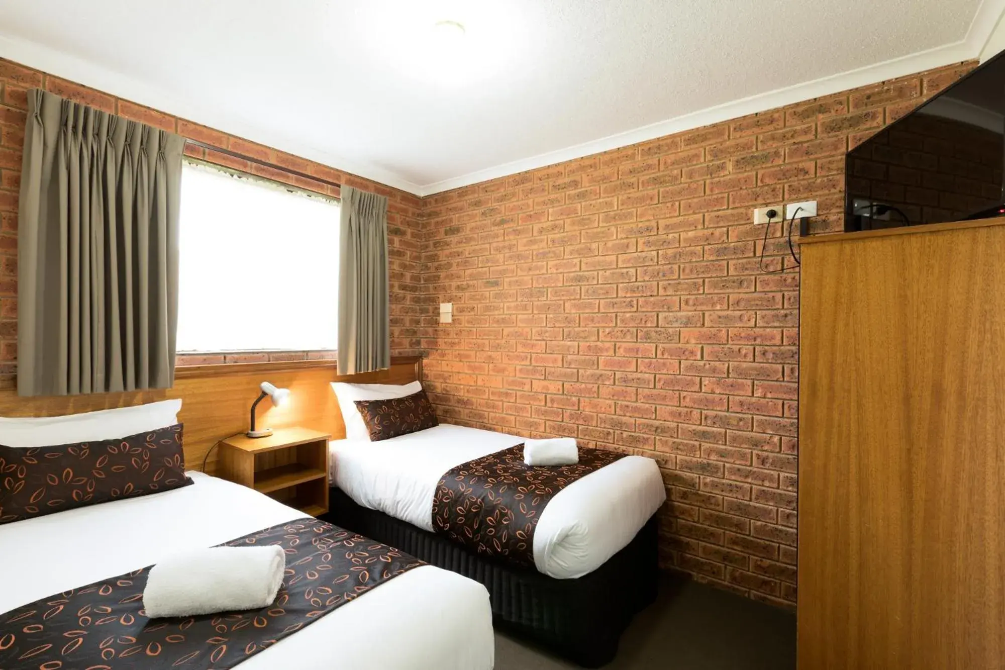 Two-Bedroom Suite in Advance Motel Two-Bedroom Suite in Advance Motel