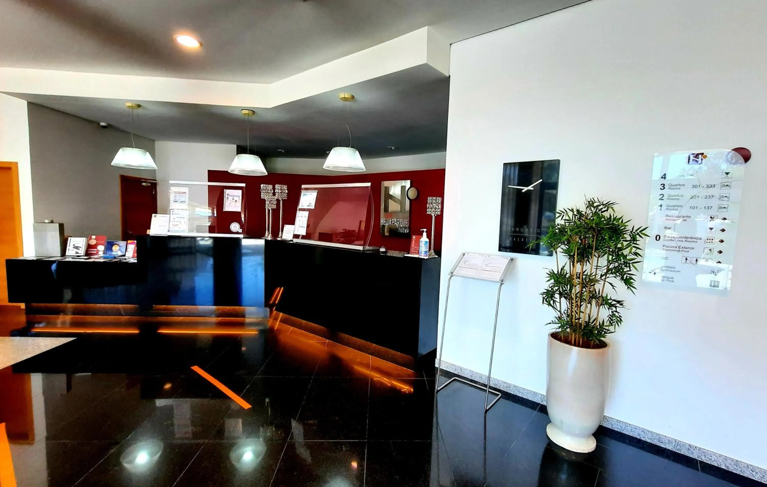 Lobby or reception in BejaParque Hotel