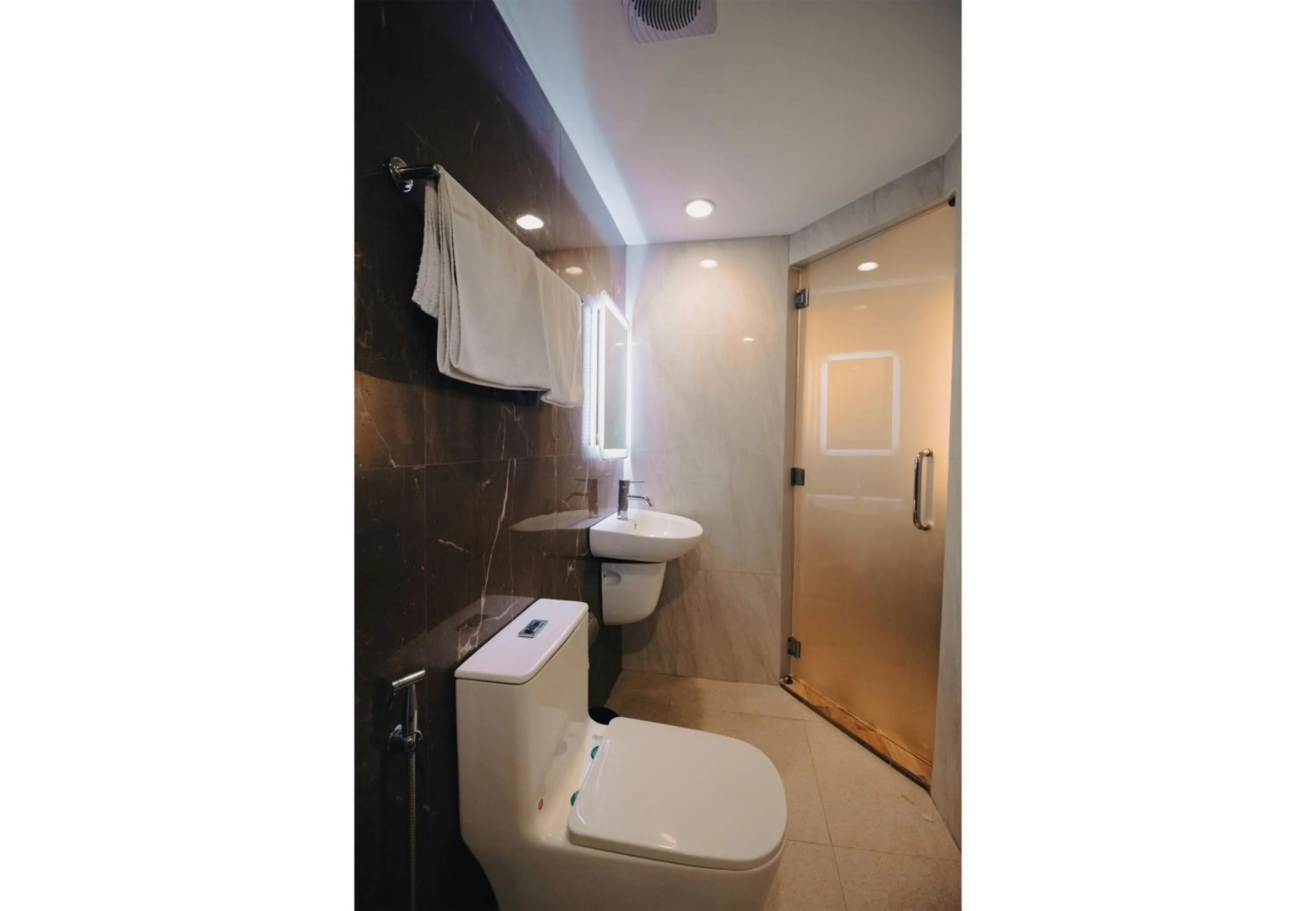 Bathroom in Hotel Ava Gil Puyat